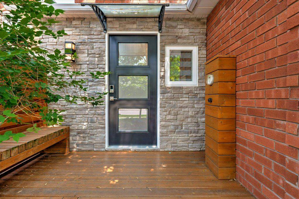 Oakville, ON L6M 2N5,1230 Blackburn DR