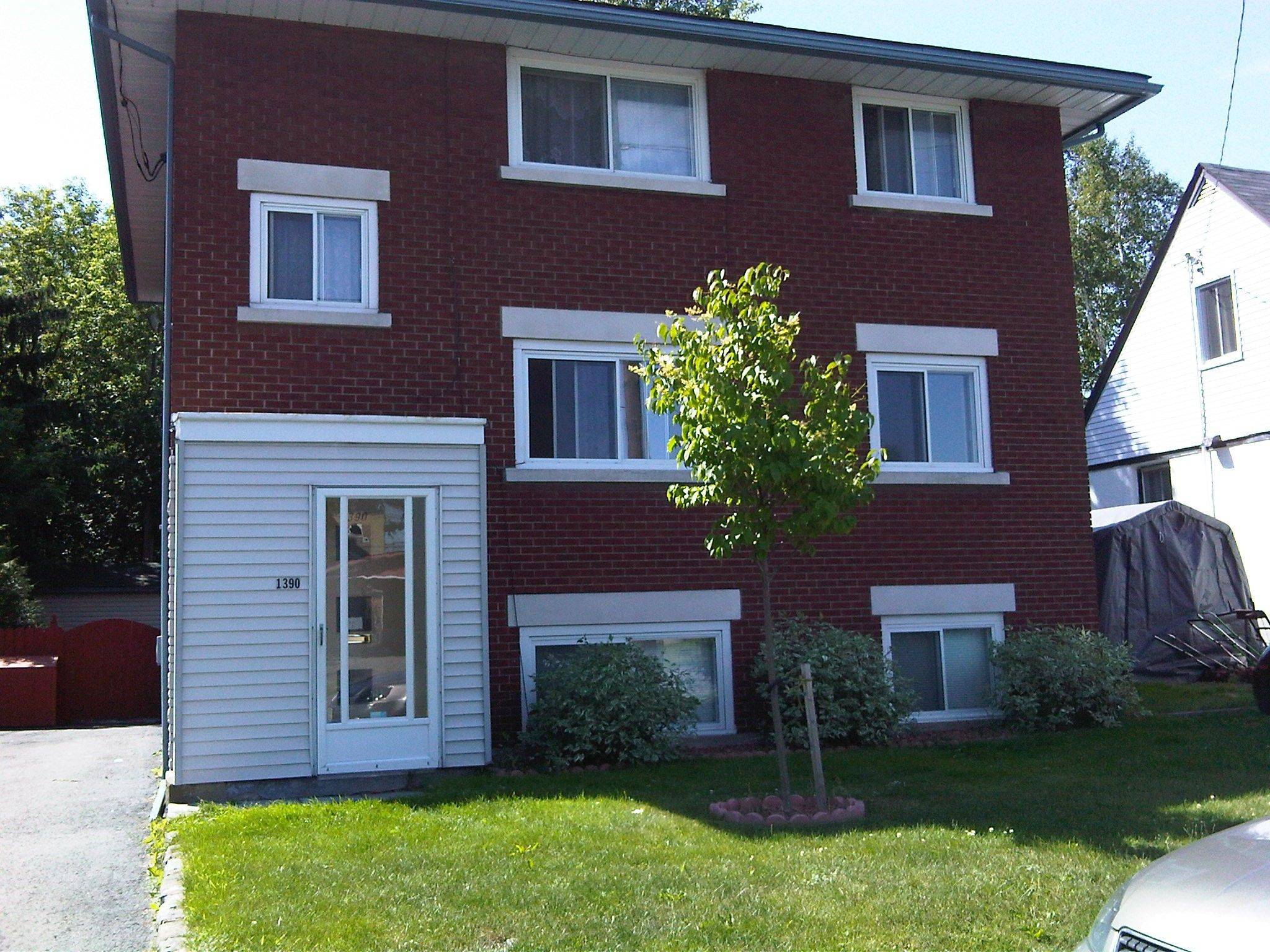 Carlington - Central Park, ON K1Z 8H7,1390 Mayview AVE