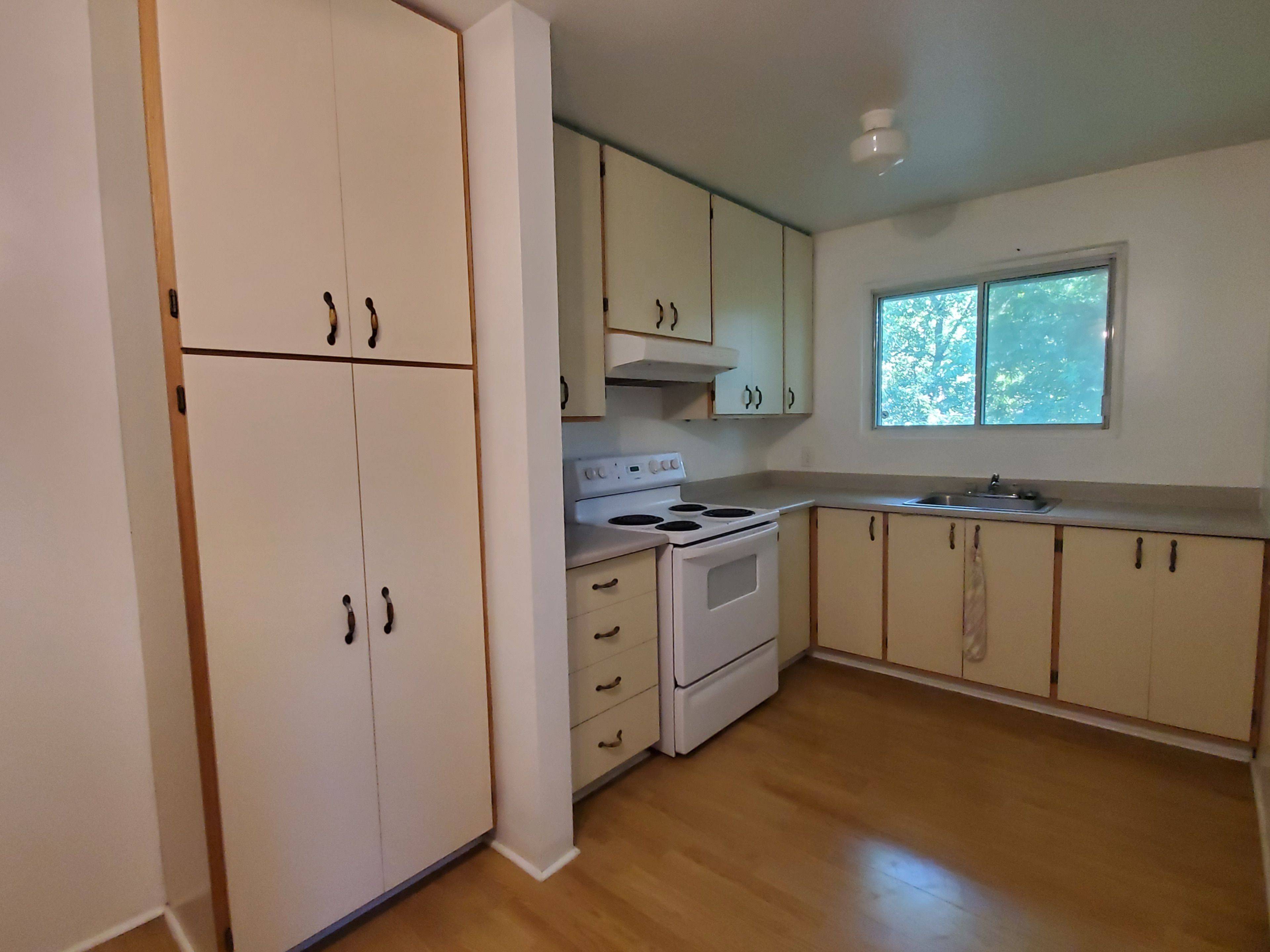 Carlington - Central Park, ON K1Z 8H7,1390 Mayview AVE