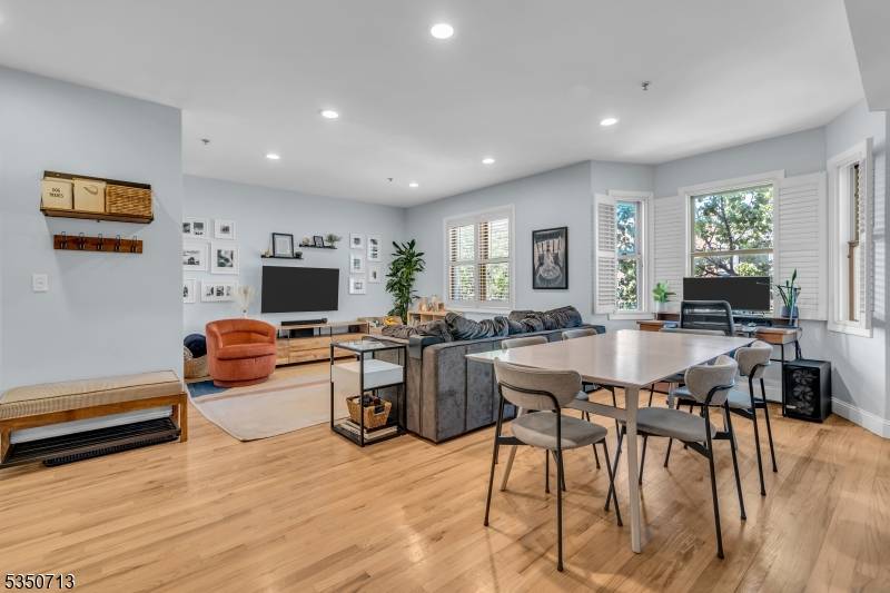 Hoboken City, NJ 07030,521 Adams St #2