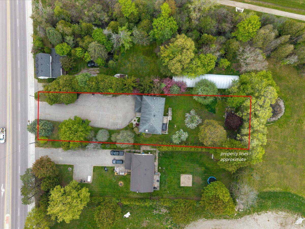 Puslinch, ON N0B 2J0,11 Brock RD S