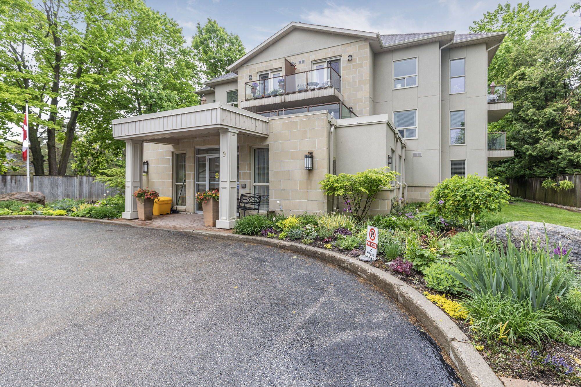 Orillia, ON L3V 6C8,9 Westmount DR S