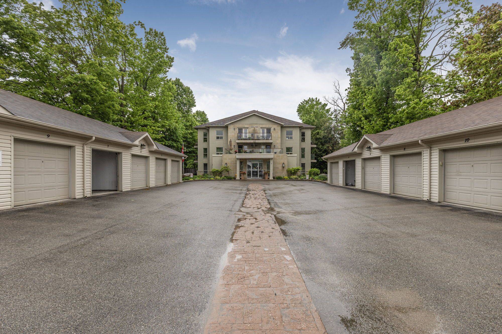 Orillia, ON L3V 6C8,9 Westmount DR S