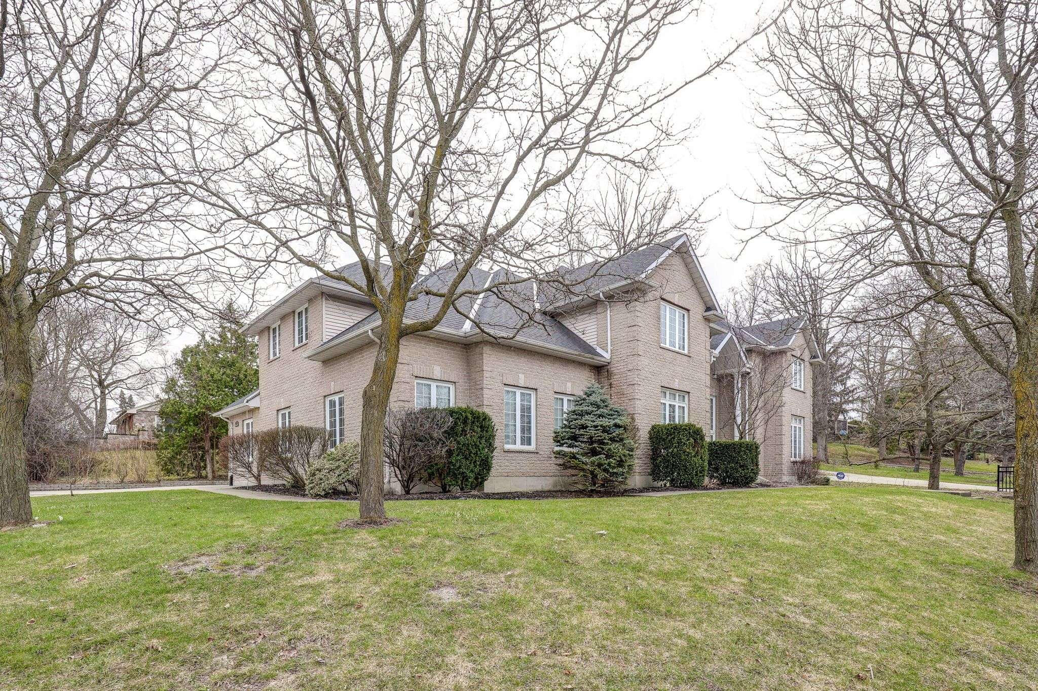 London South, ON N6C 3T8,475 Upper Queen ST