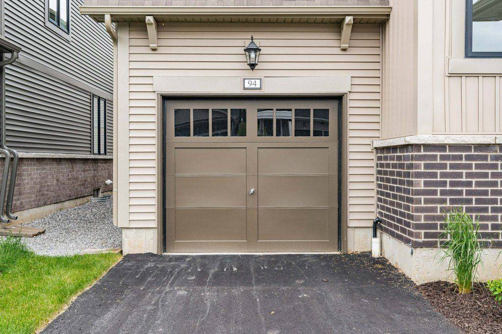 Hamilton, ON L0R 1W0,94 Marion ST
