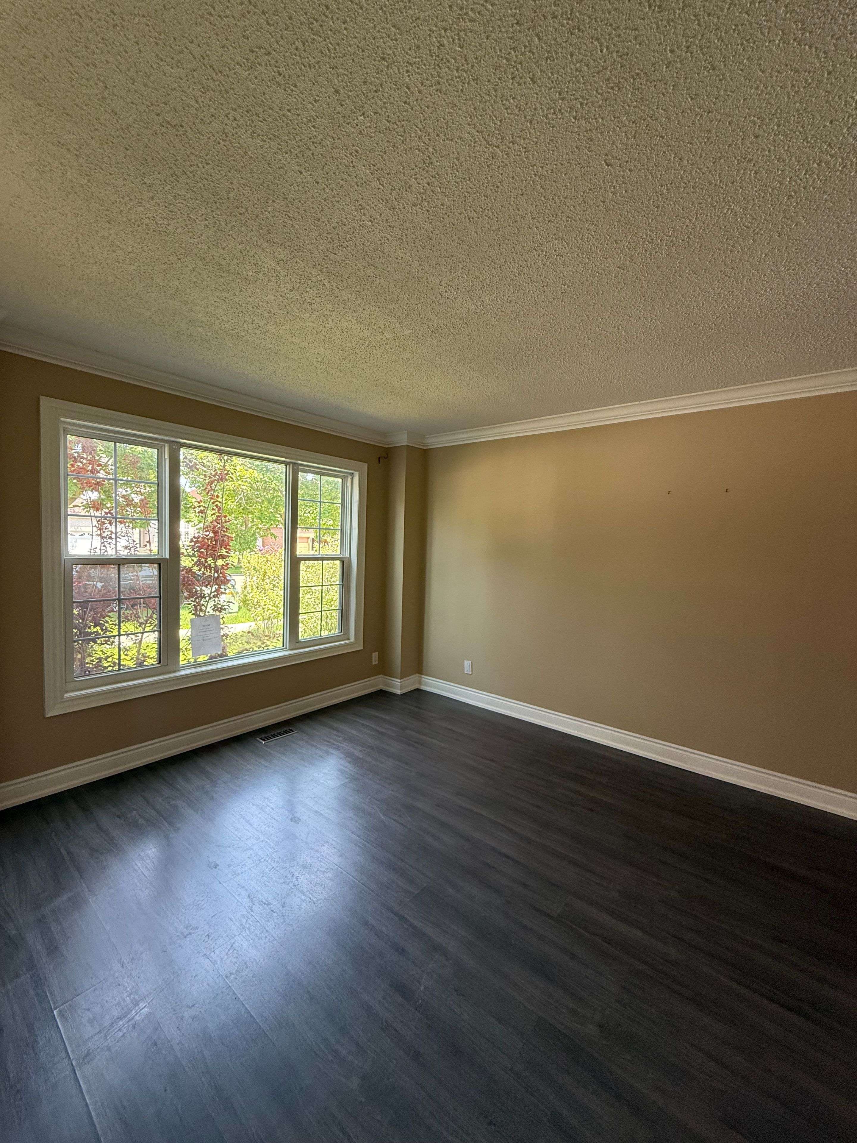 Pickering, ON L1V 4V8,688 Highview RD
