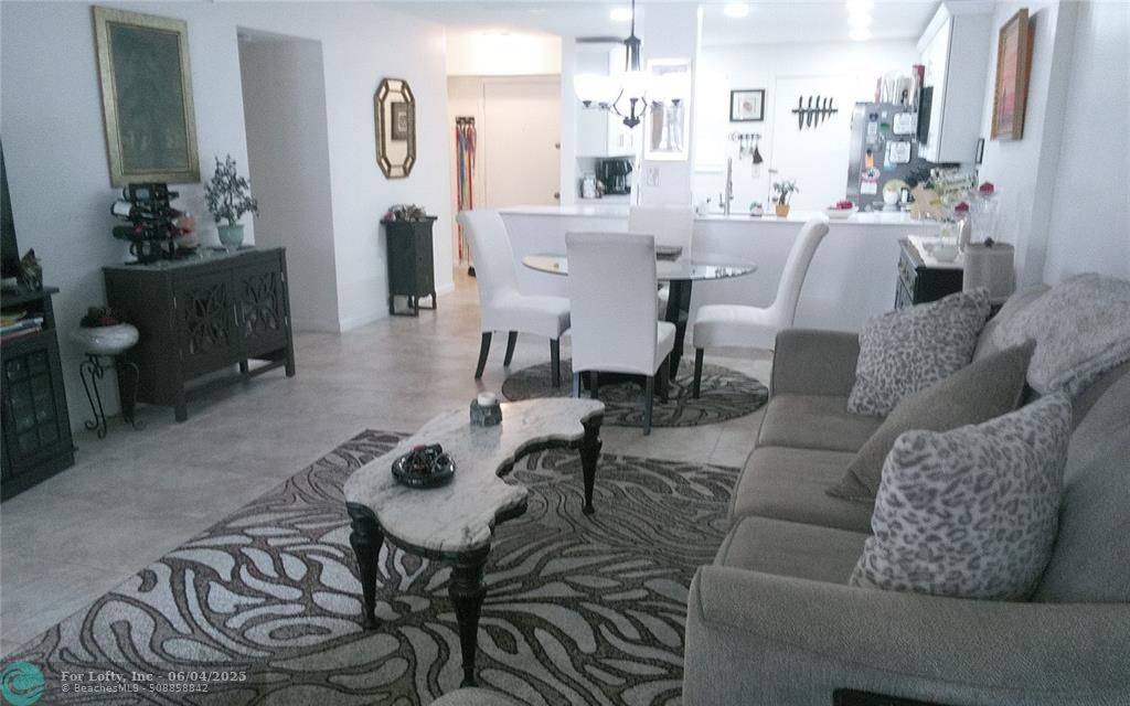 Dania Beach, FL 33004,206 SE 10th St #108