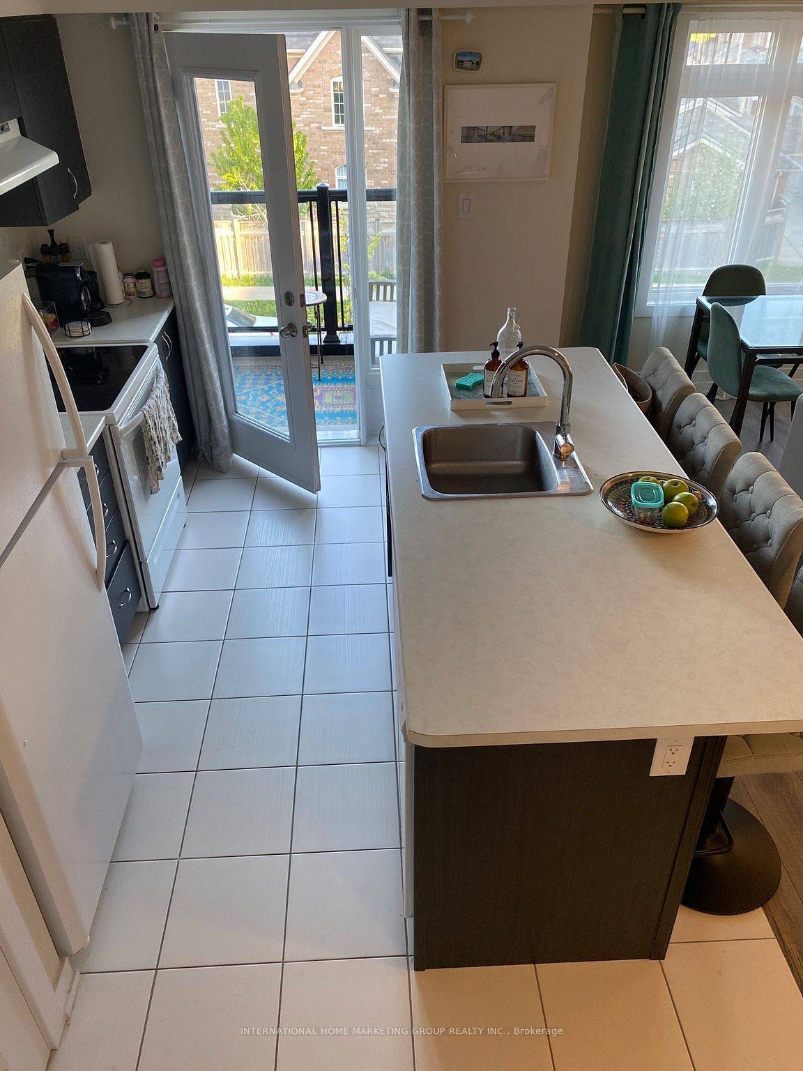 Toronto W05, ON M9M 0E5,60 Parrotta DR #Th264
