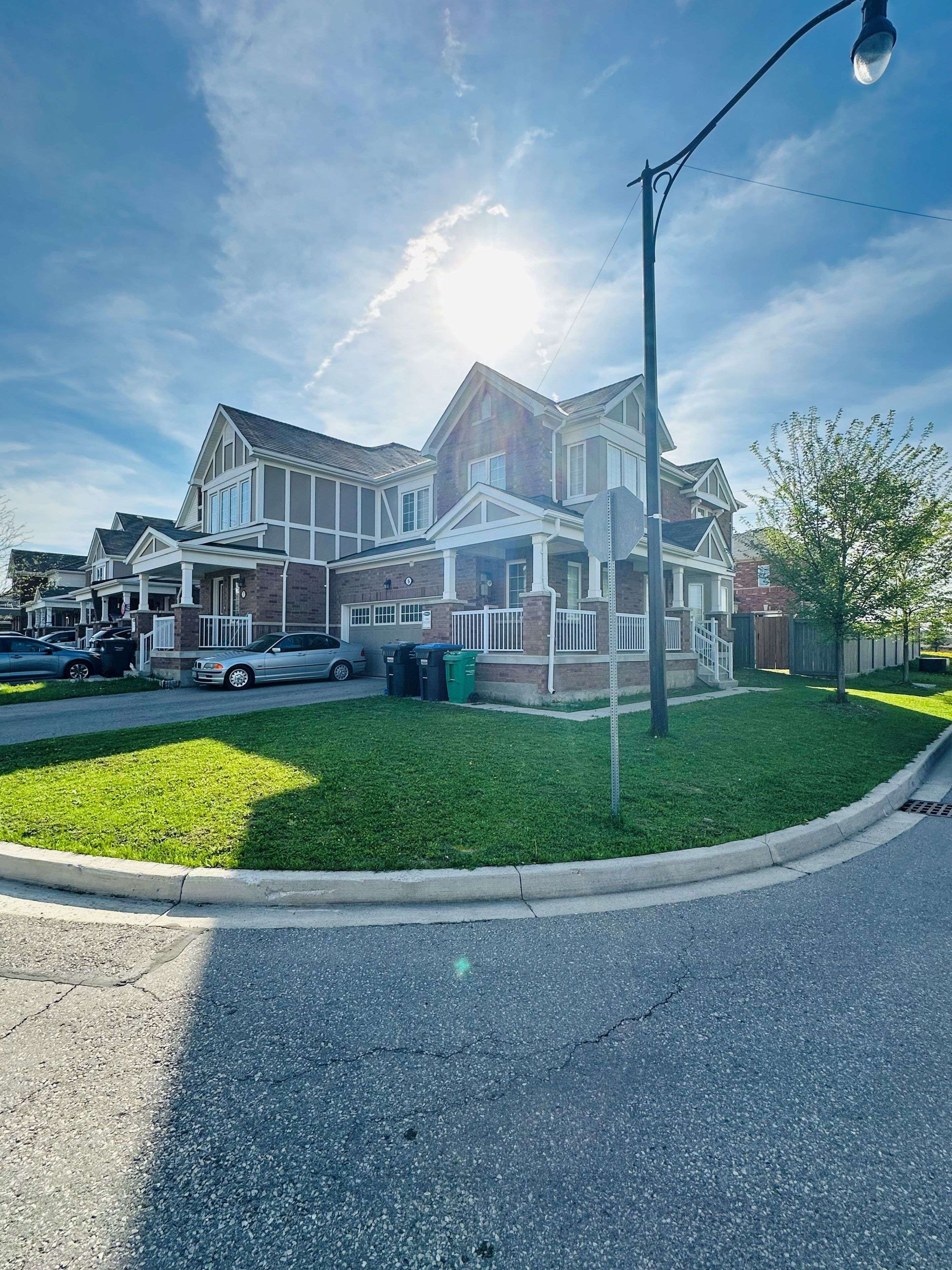 Brampton, ON L7A 4T5,5 Donlamont CIR