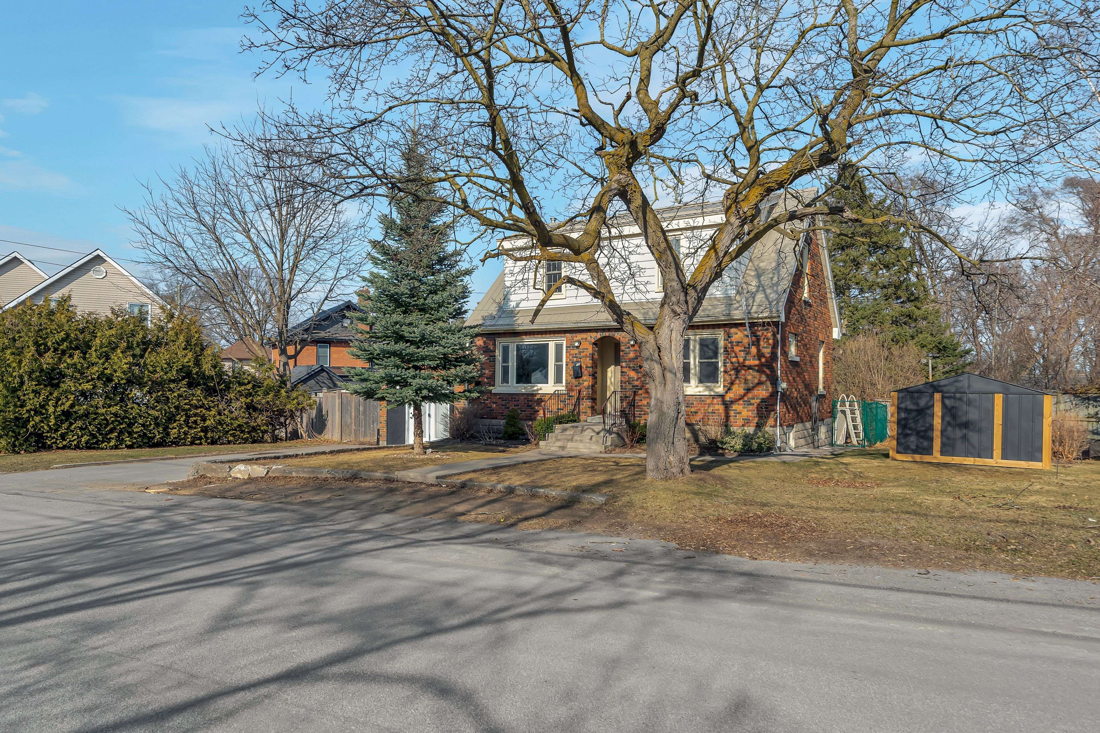 Belleville, ON K8P 3T7,47 Ponton ST