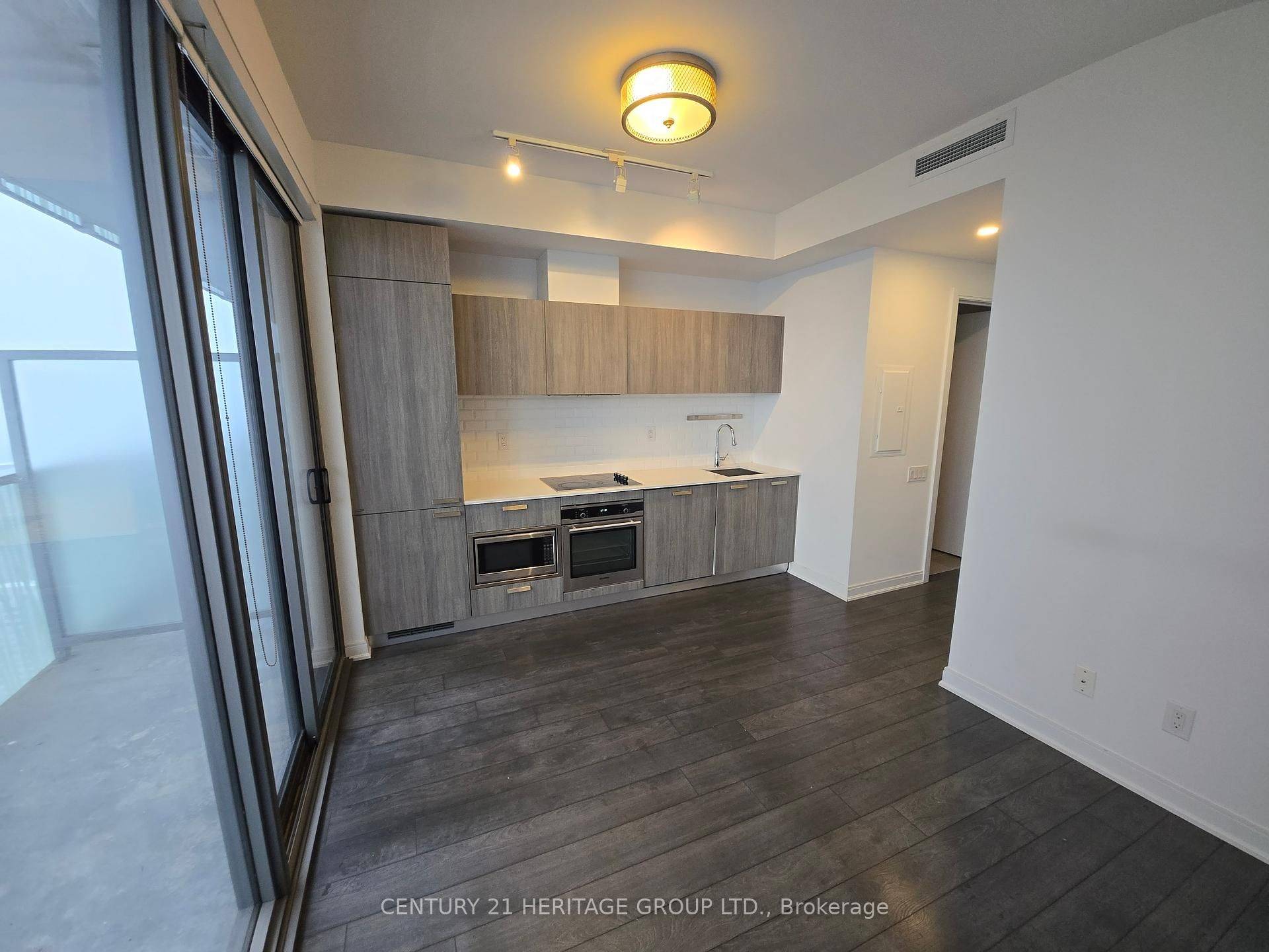 Toronto C08, ON M4Y 1T1,50 Charles ST E #3912