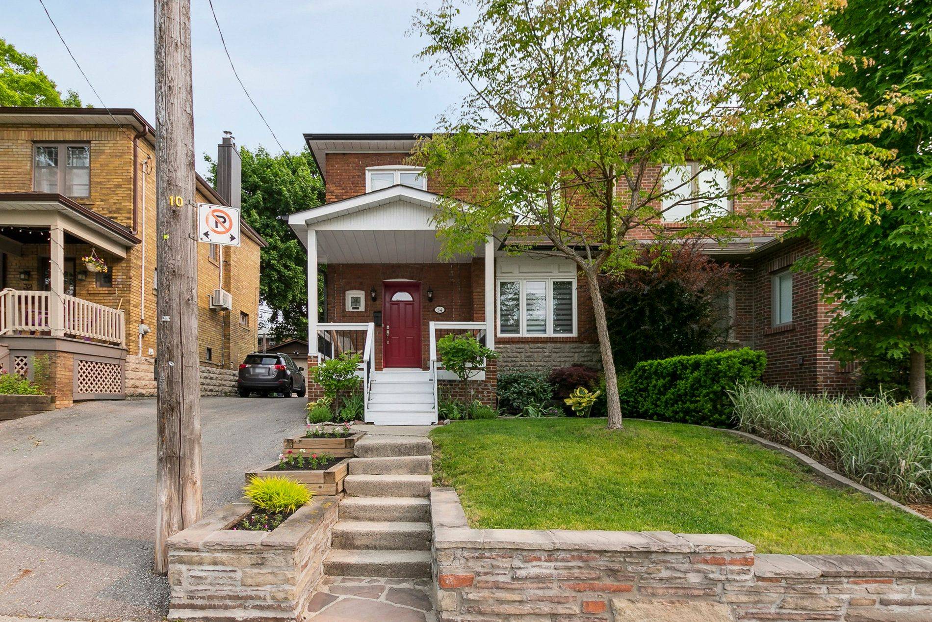 Toronto C10, ON M4P 1X8,34 Elvina GDNS