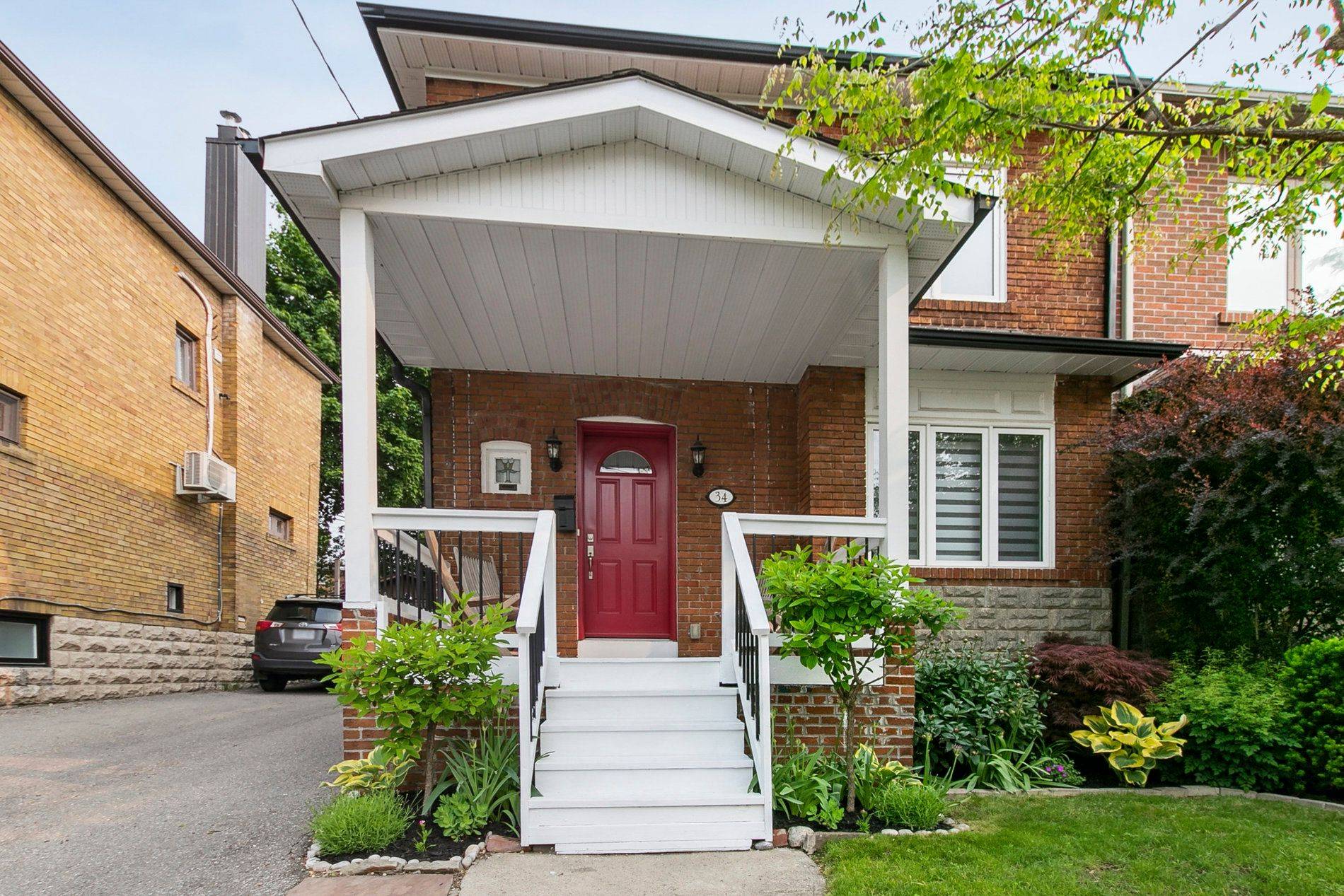 Toronto C10, ON M4P 1X8,34 Elvina GDNS
