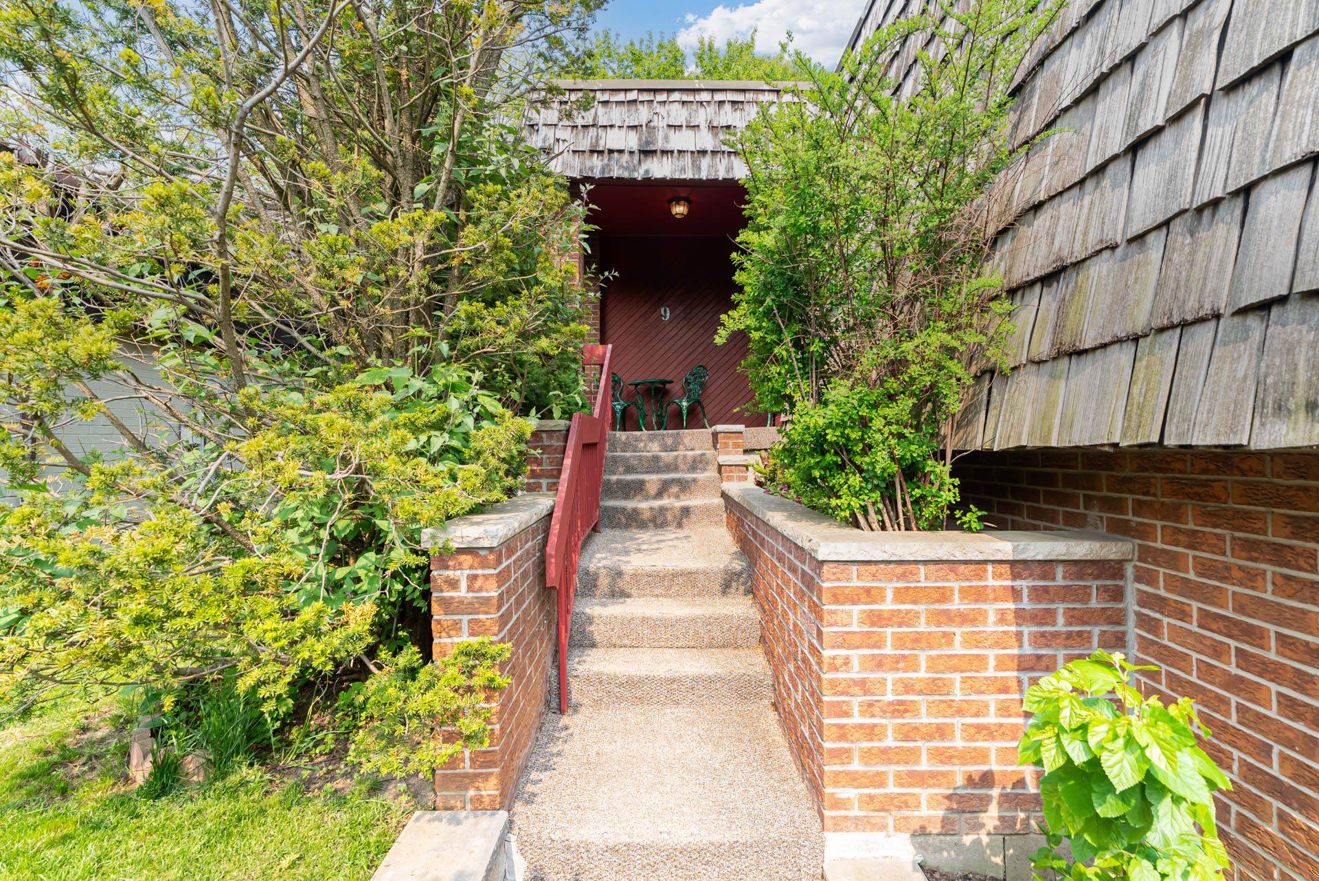 Toronto E10, ON M1C 2T9,9 Tilley DR