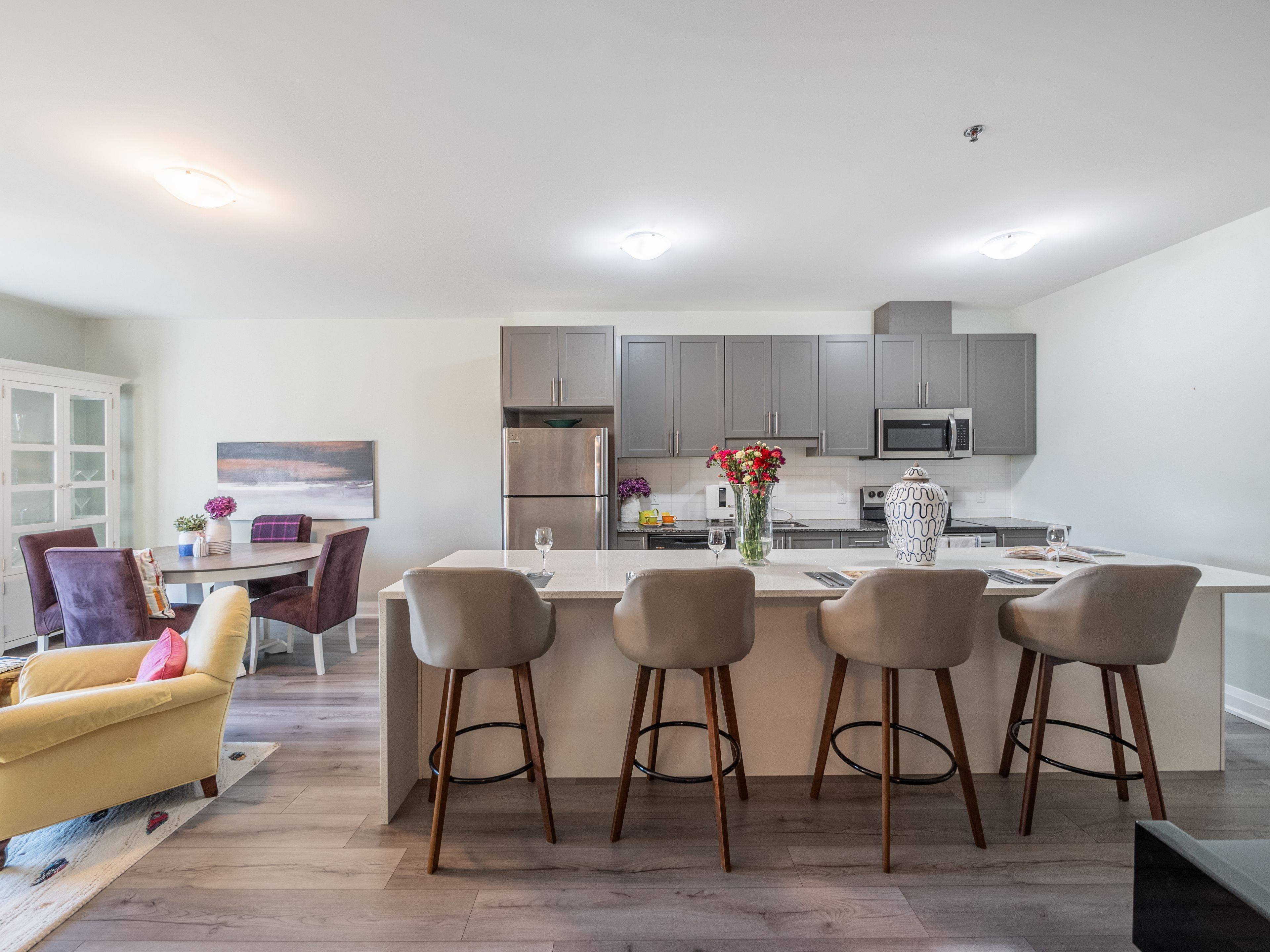New Tecumseth, ON L0G 1A0,43 Dale DR #206