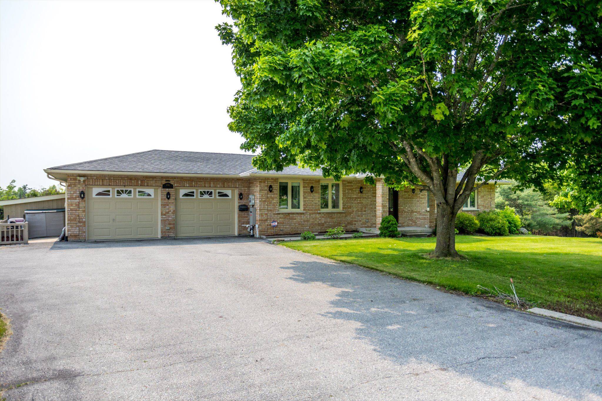 Selwyn, ON K0L 2H0,1734 Barton DR