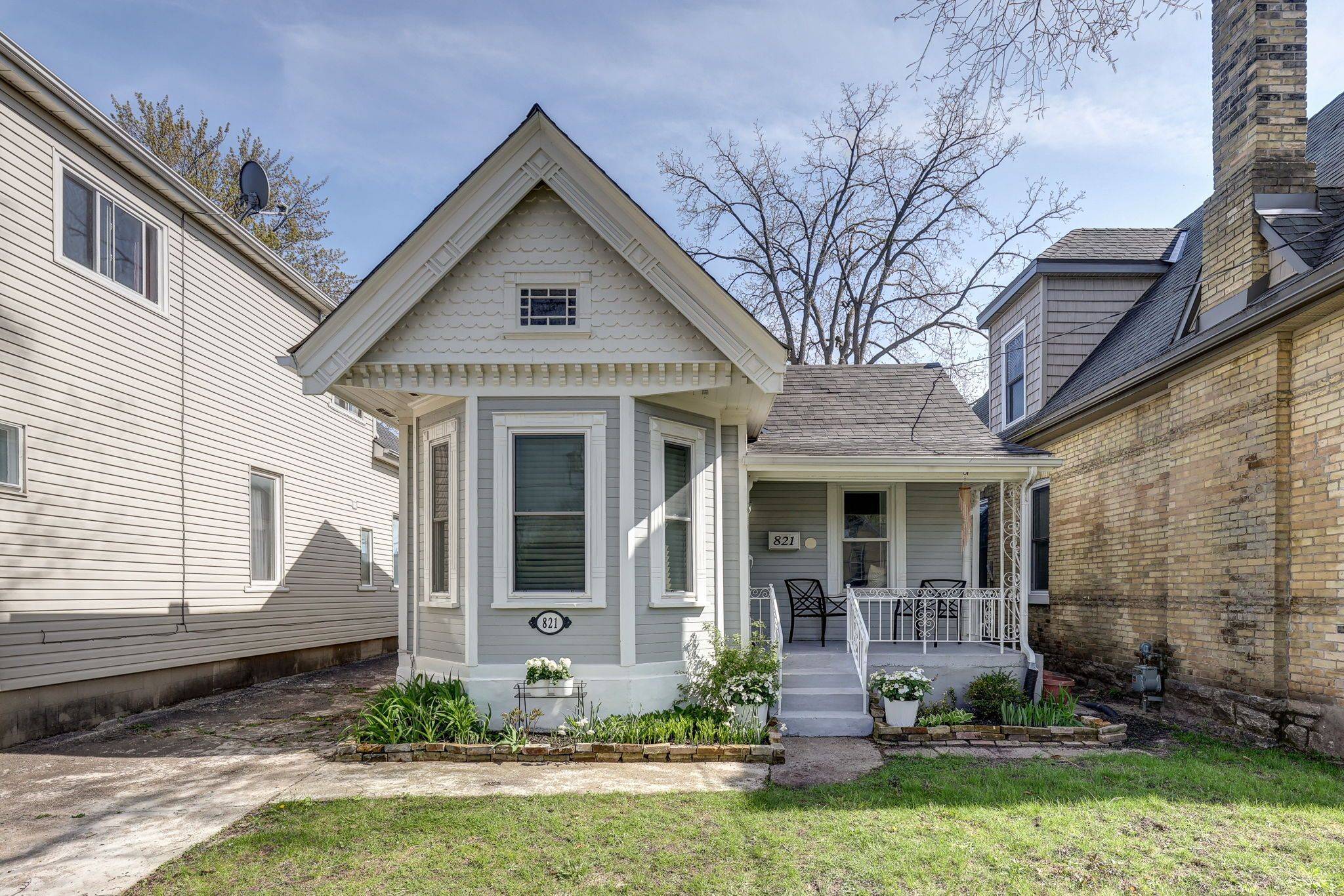 London East, ON N5W 3H7,821 Queens AVE