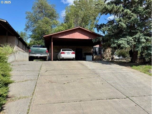 Pendleton, OR 97801,202/204 NW 14TH ST