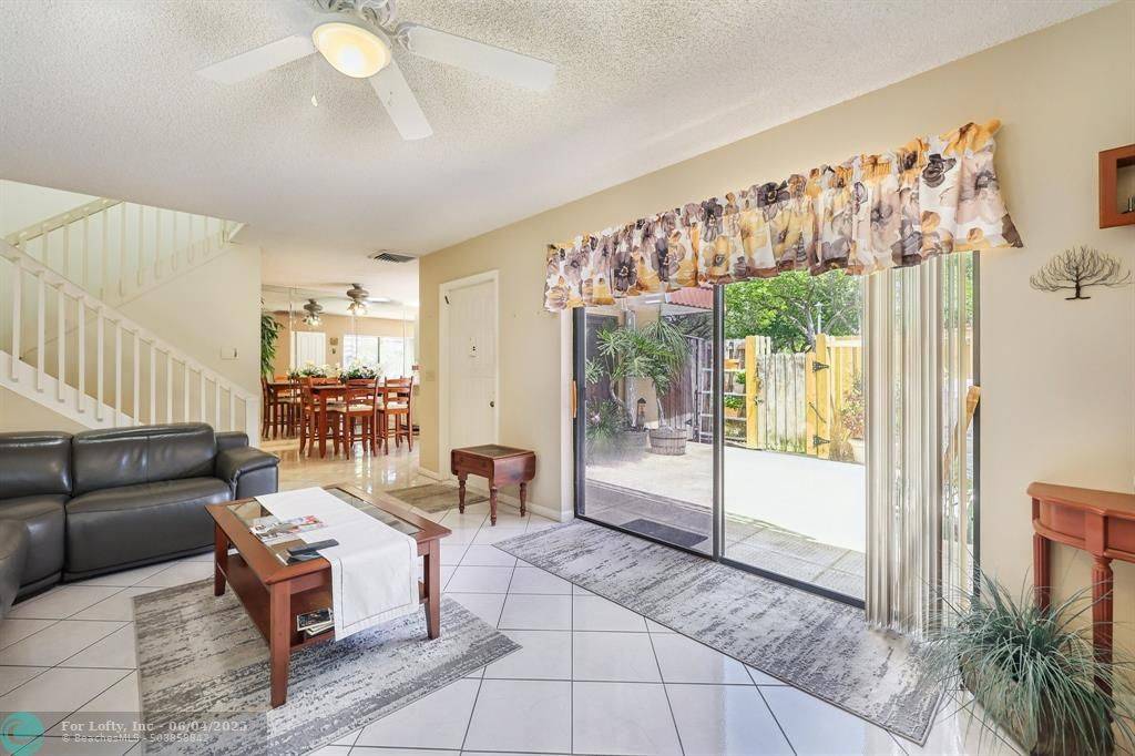 Plantation, FL 33324,9890 NW 6th Ct