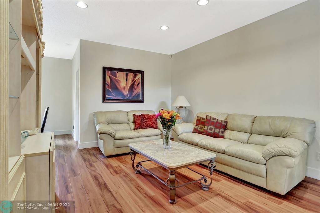 Coral Springs, FL 33067,6147 NW 40th St
