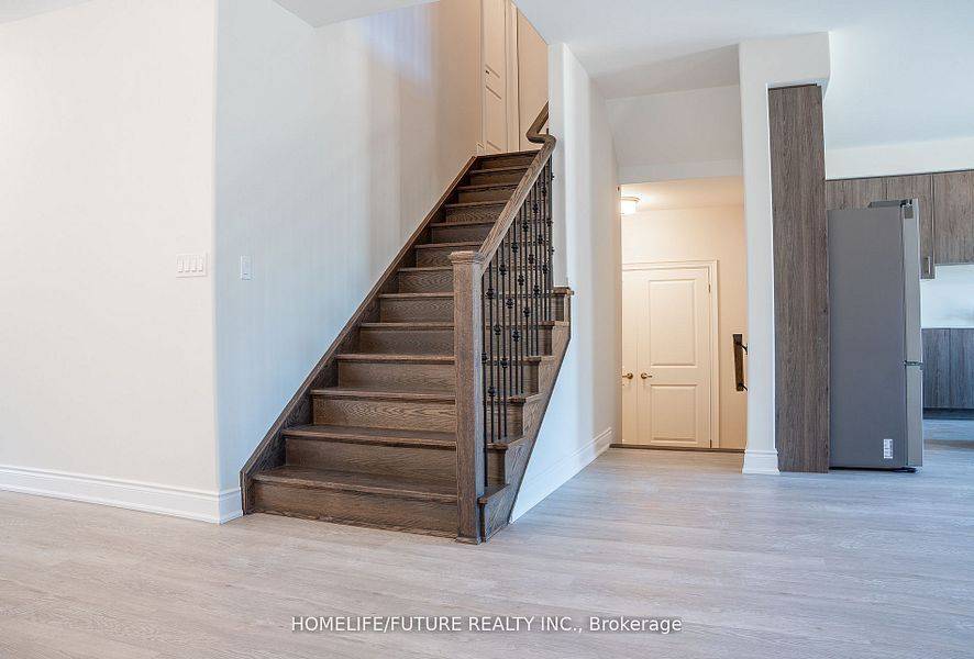 Peterborough North, ON K9H 0C4,206 MALLORY TER