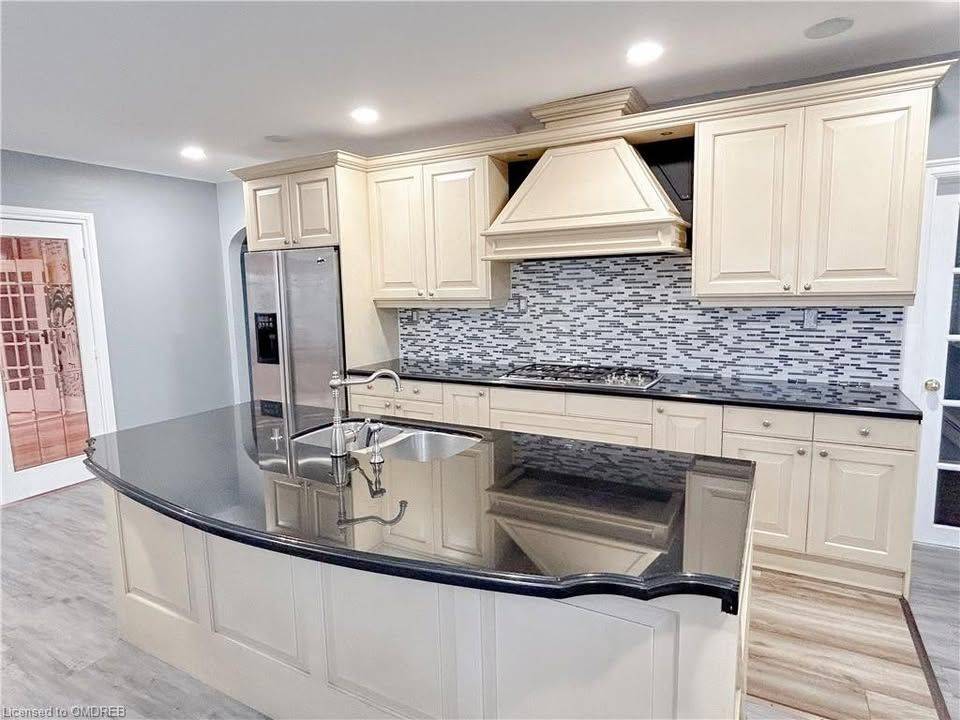 St. Catharines, ON L2M 3P7,594 Niagara ST #3