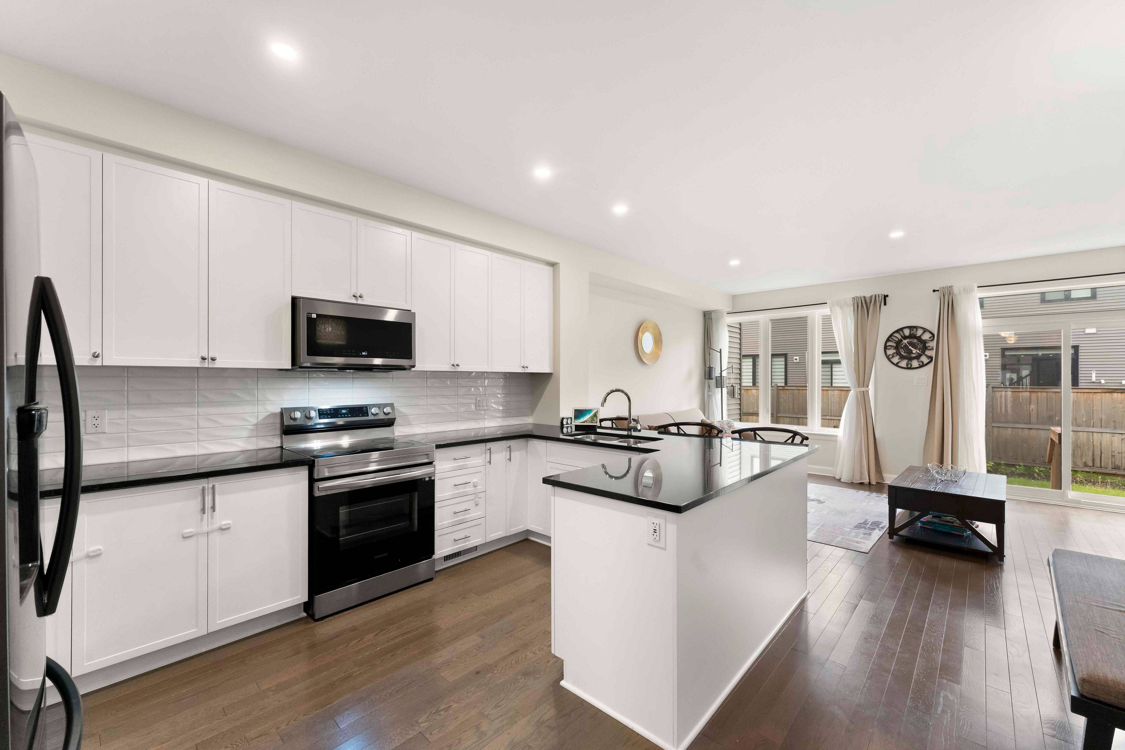 Stittsville - Munster - Richmond, ON K2S 2W6,325 Cosanti DR