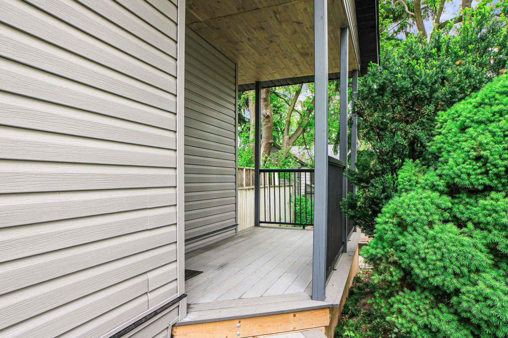 Newmarket, ON L3Y 4E3,22 Niagara ST