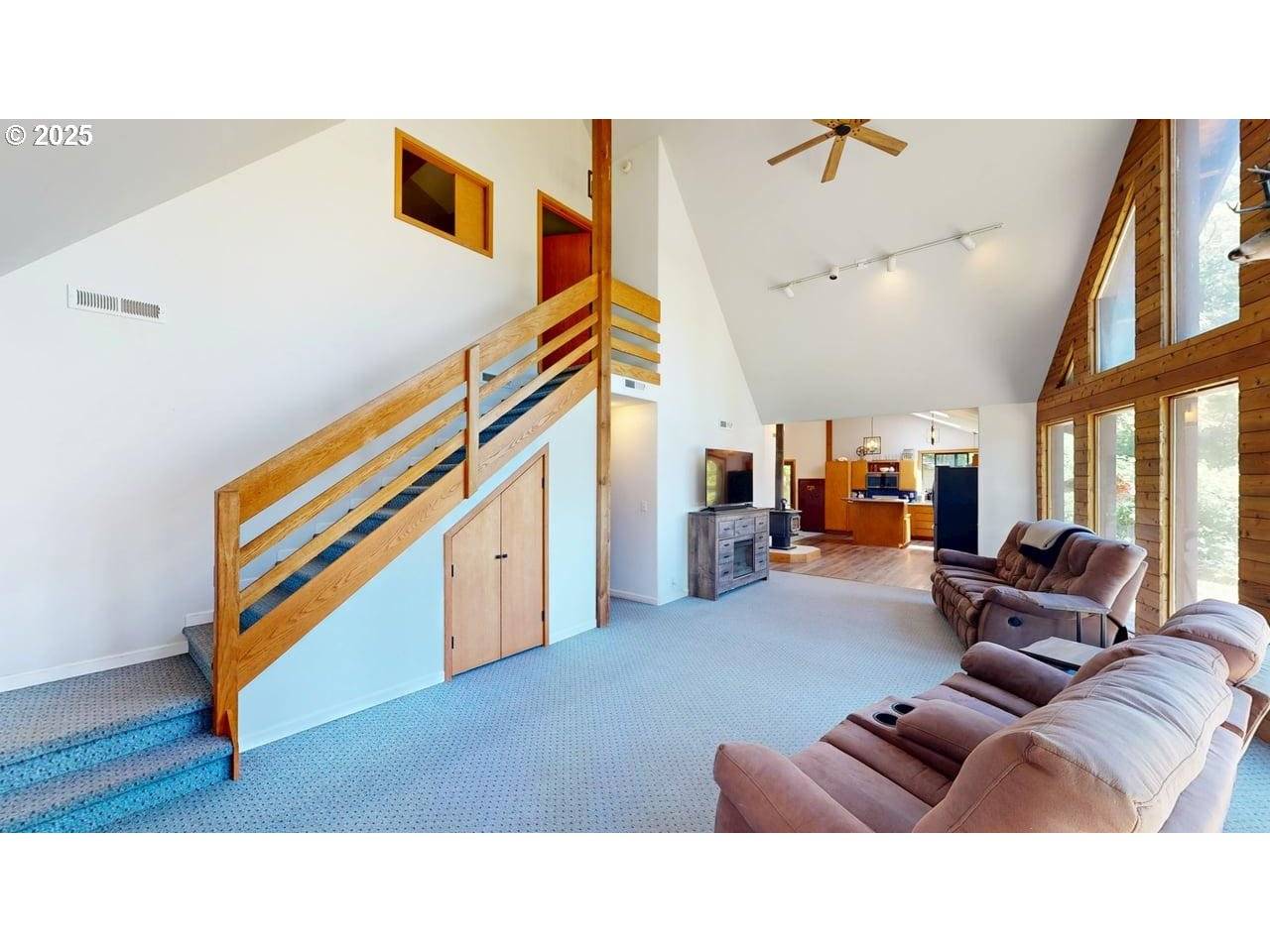 Brookings, OR 97415,98393 E COUGAR LN