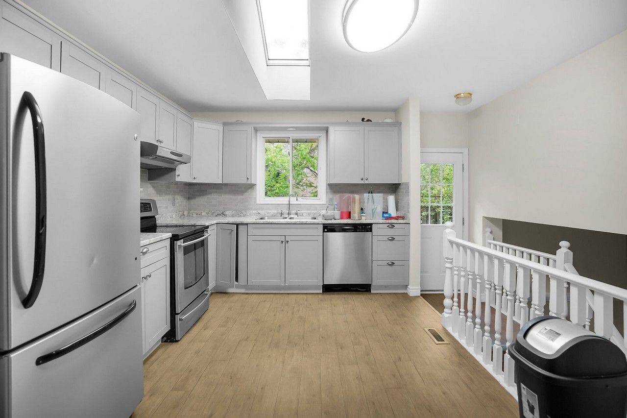 London North, ON N6G 1B4,87 Essex ST