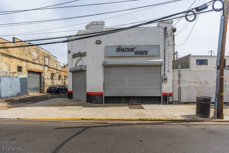 Elizabeth City, NJ 07201,1213 Magnolia Ave