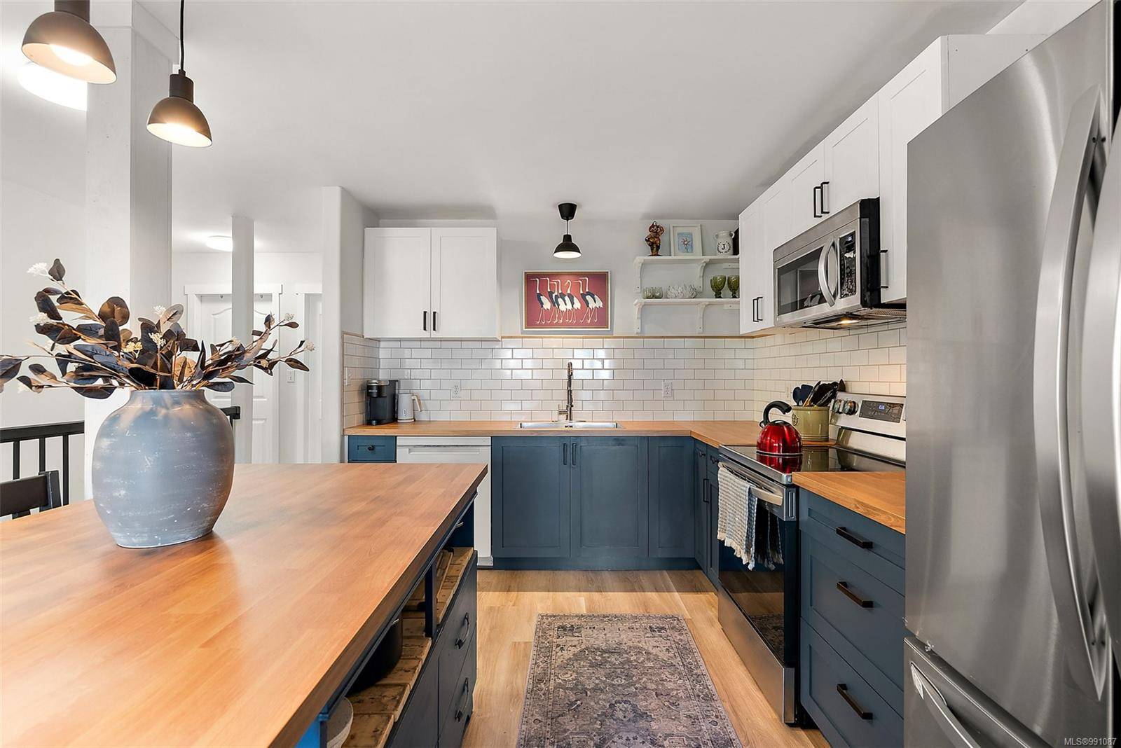 Langford, BC V9B 3L2,2645 Selwyn Rd