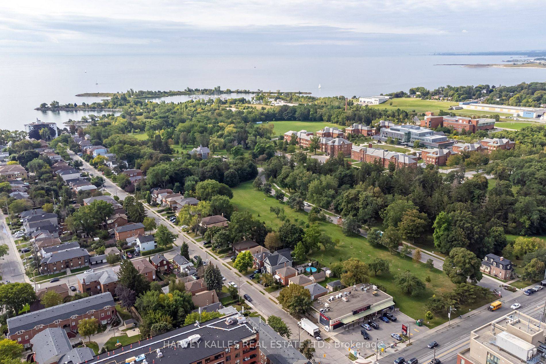 Toronto W06, ON M8V 3H6,72 Thirteenth ST