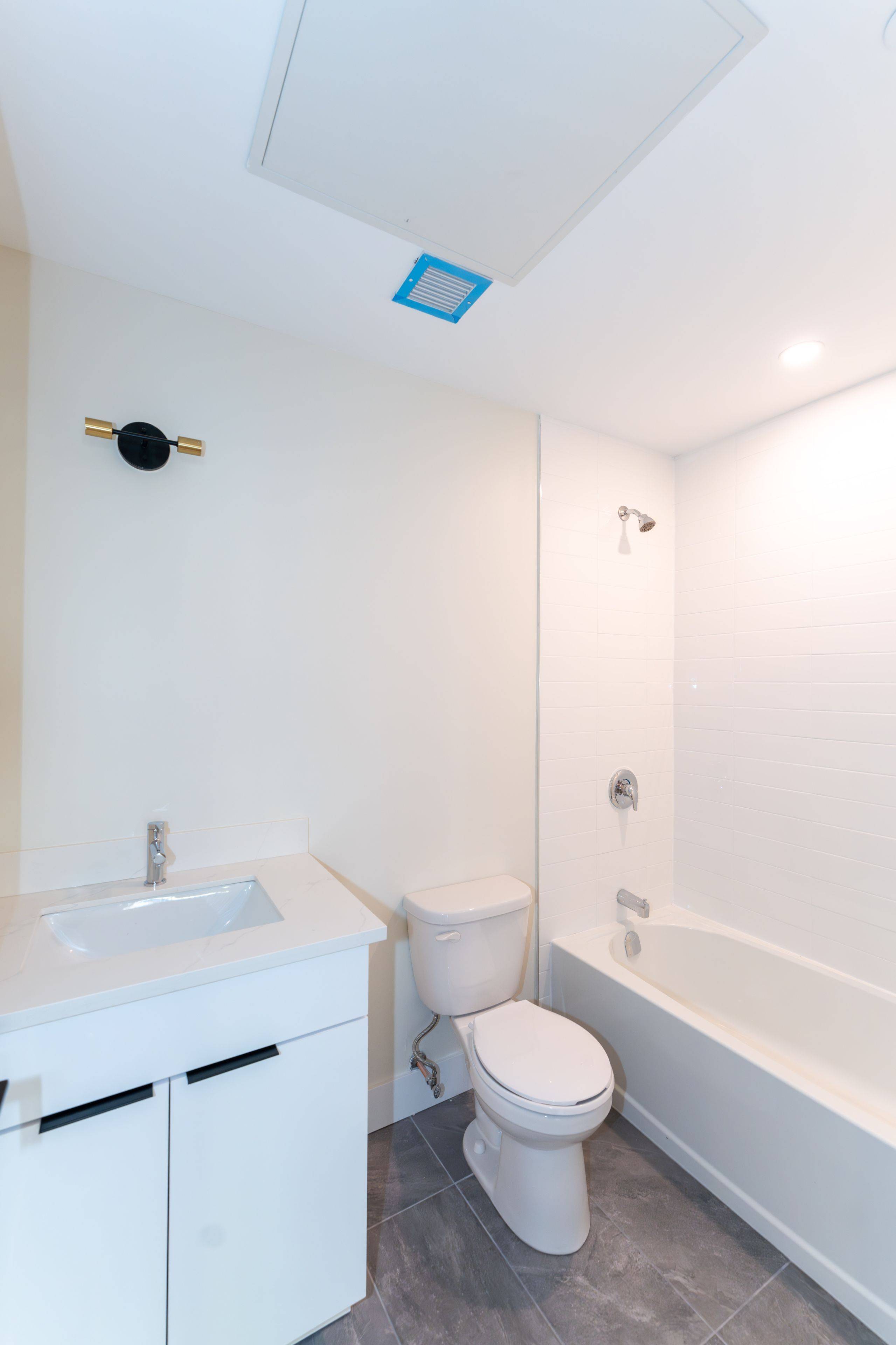 Hamilton, ON L8P 3A3,169 James ST S #505
