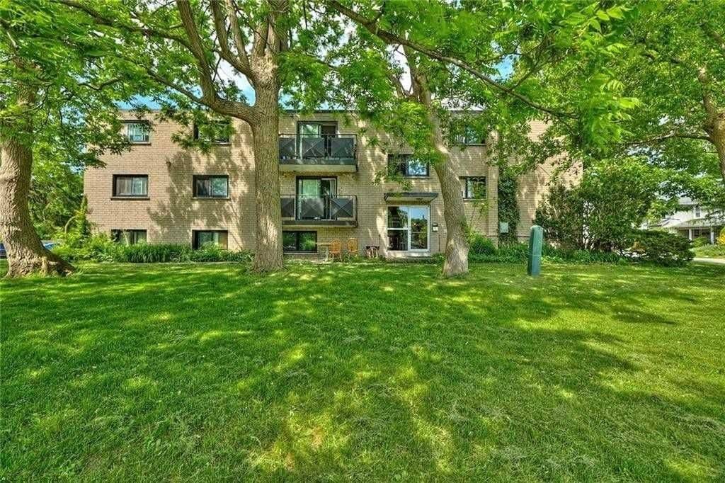 Niagara Falls, ON L2E 1T8,4424 Simcoe ST