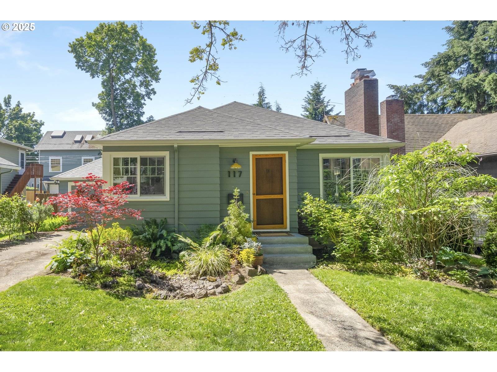 Vancouver, WA 98660,117 W 24TH ST