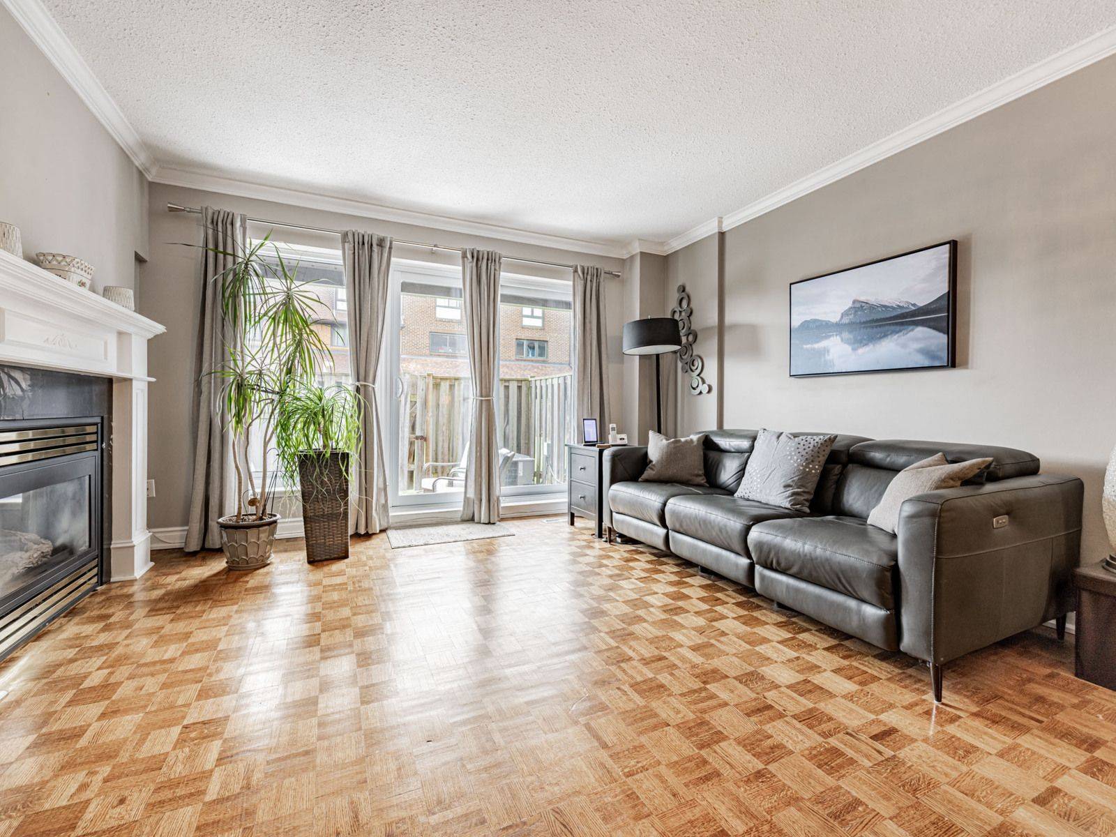 Toronto E08, ON M1E 4S5,28 Livingston RD #69