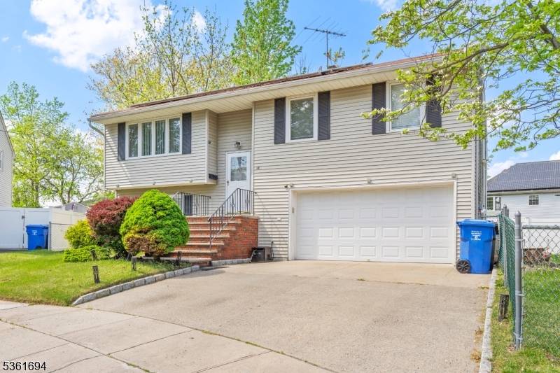 Woodbridge Twp., NJ 07067,14 Bonnie Ln