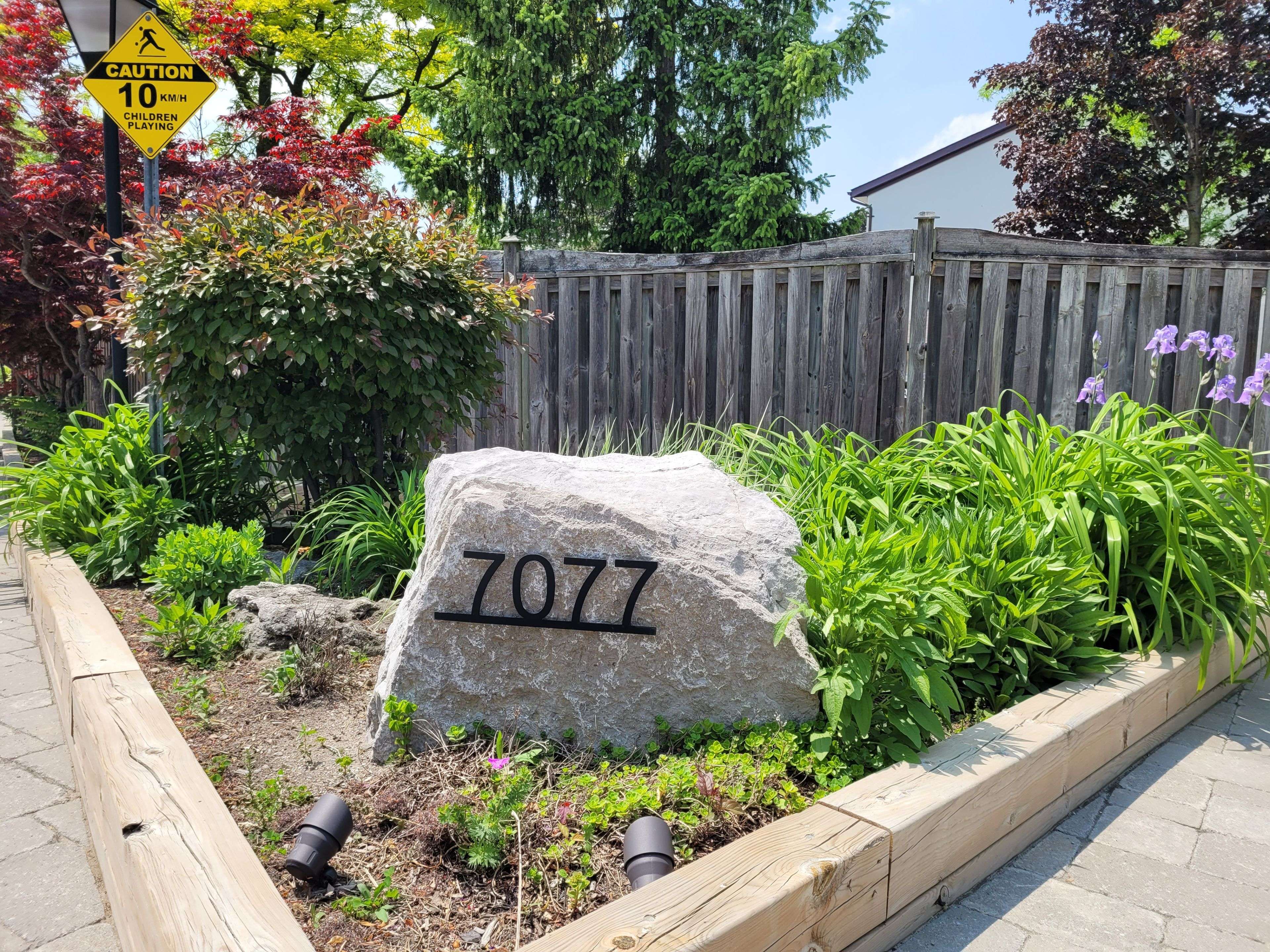 Mississauga, ON L5N 1N3,7077 Estoril RD #12