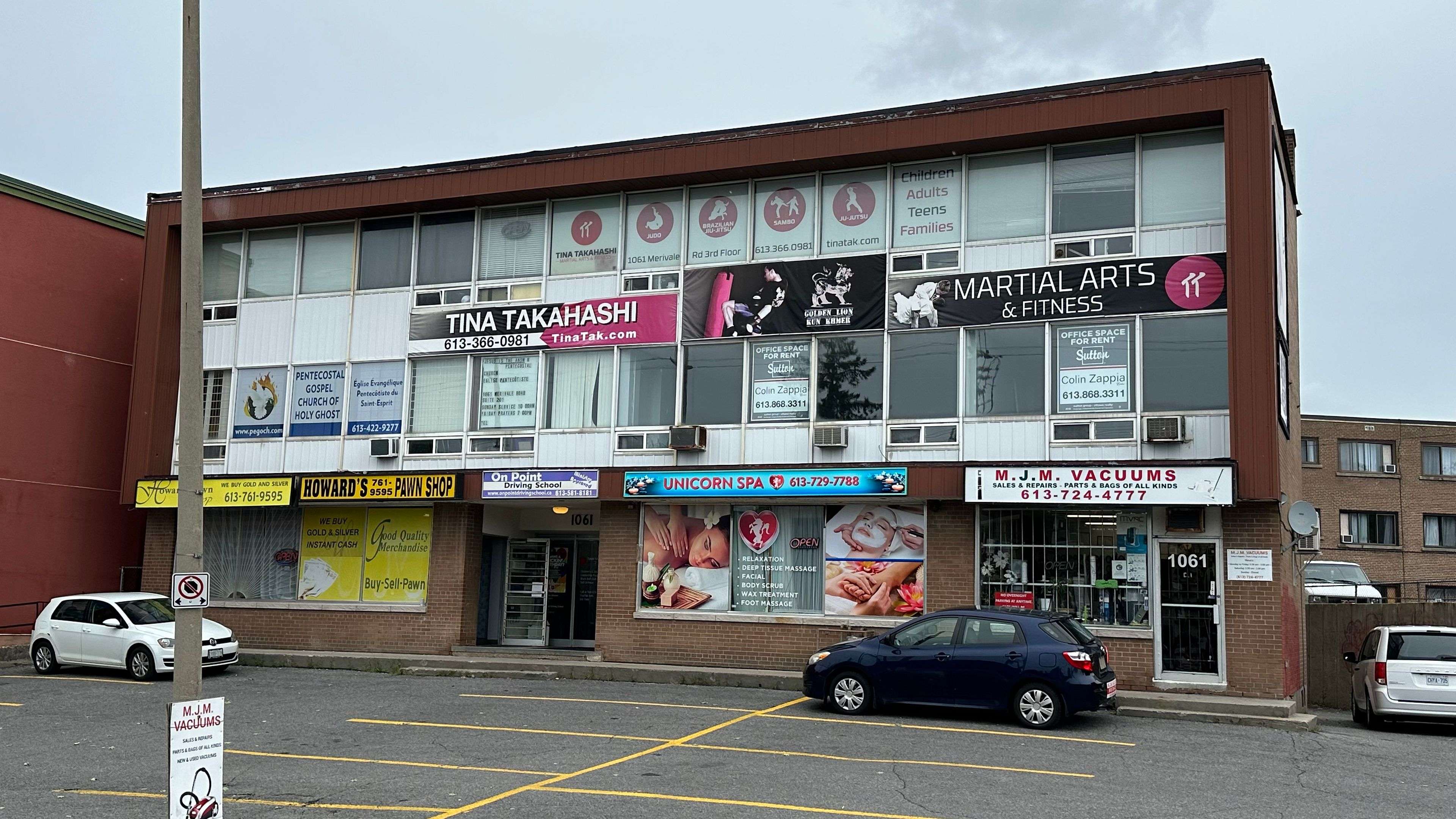 Carlington - Central Park, ON K1Z 6A9,1061 MERIVALE RD #205