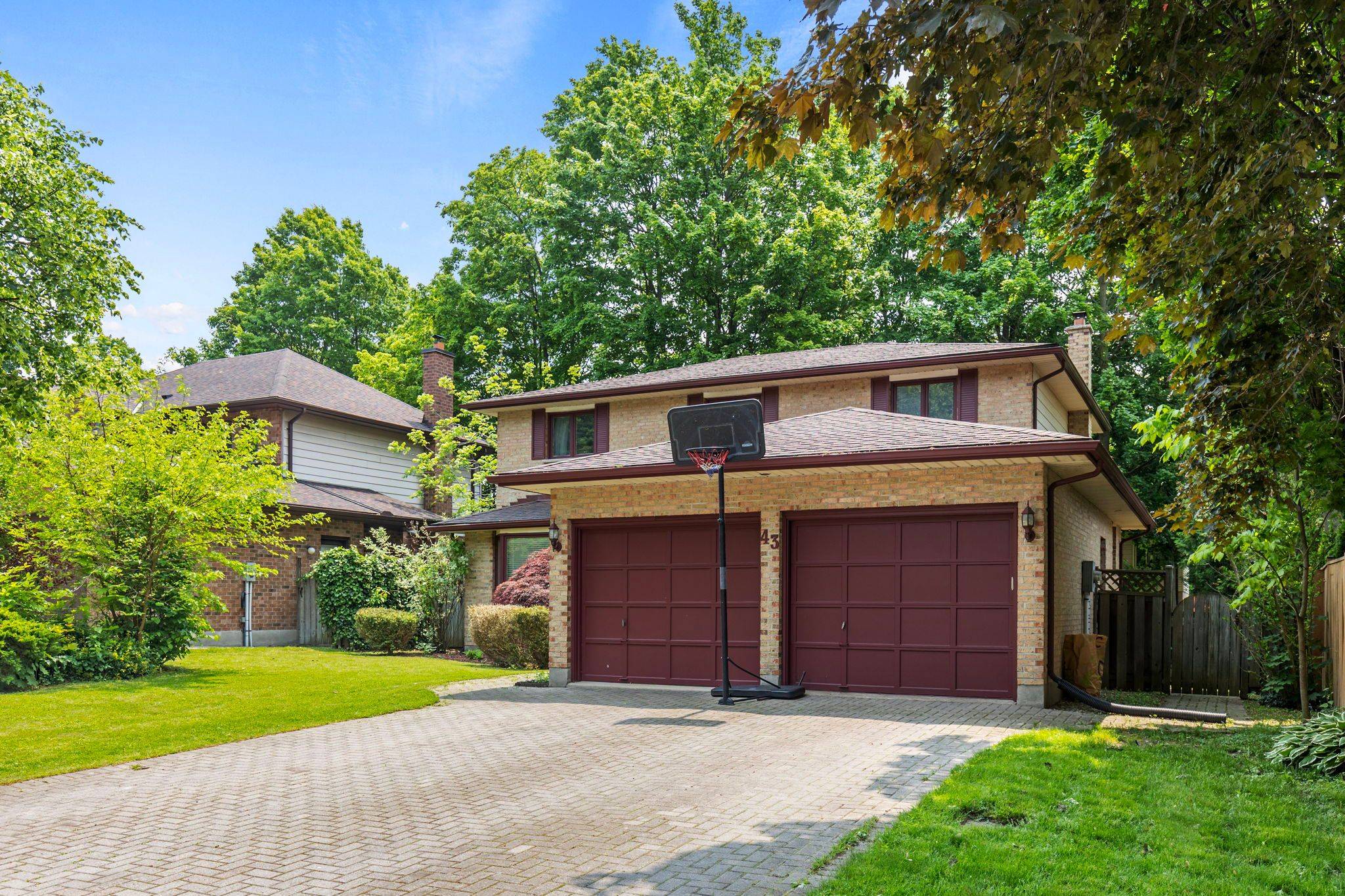 London South, ON N6J 4M5,43 Mountainview CRES