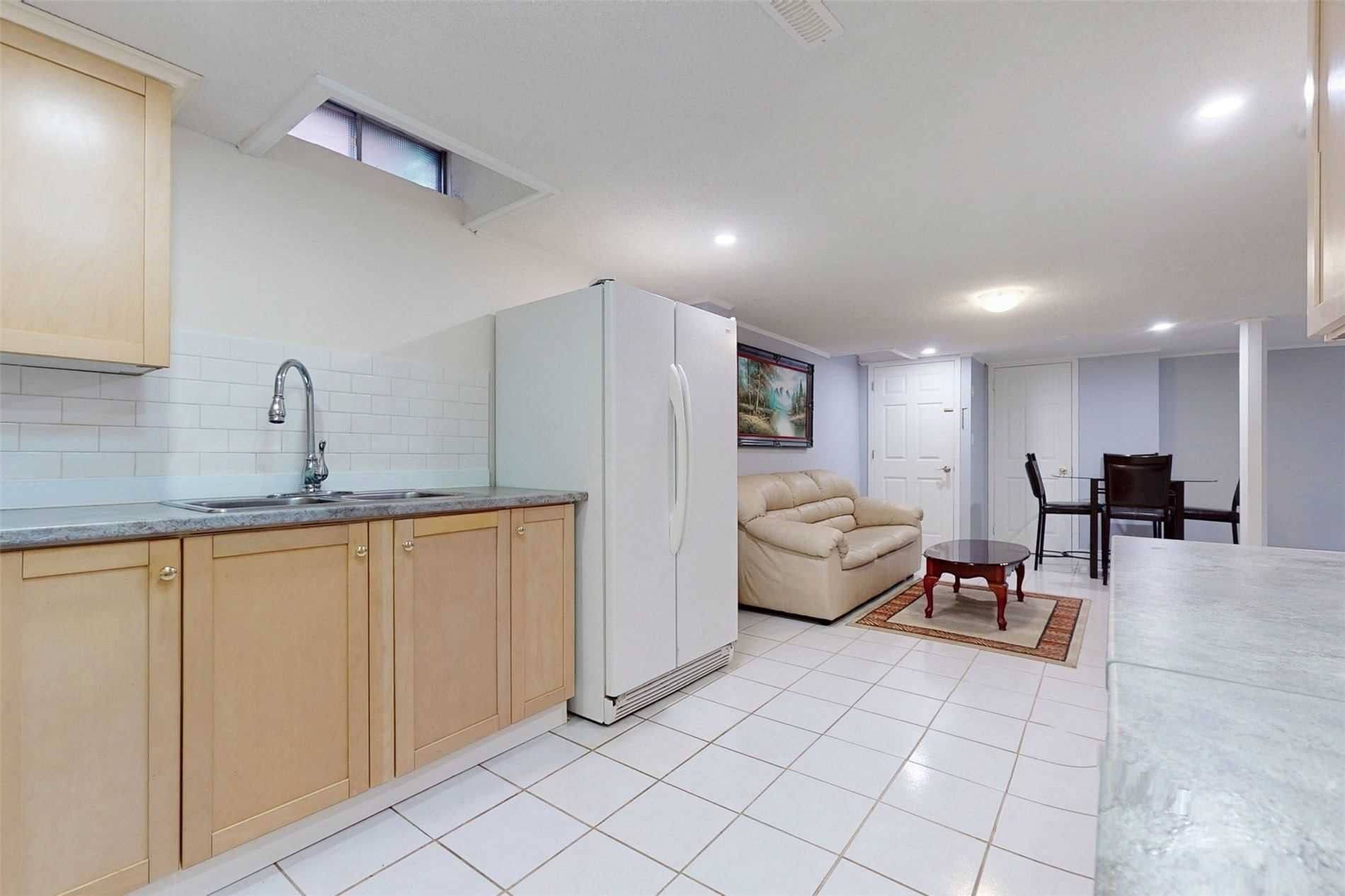 Toronto E07, ON M1V 3N4,102 Danjohn CRES #Basement