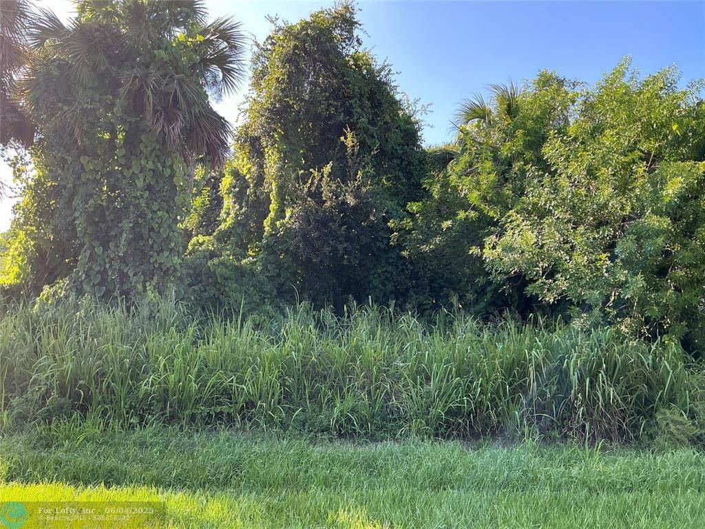 Sebastian, FL 32958,526 Ponoka St