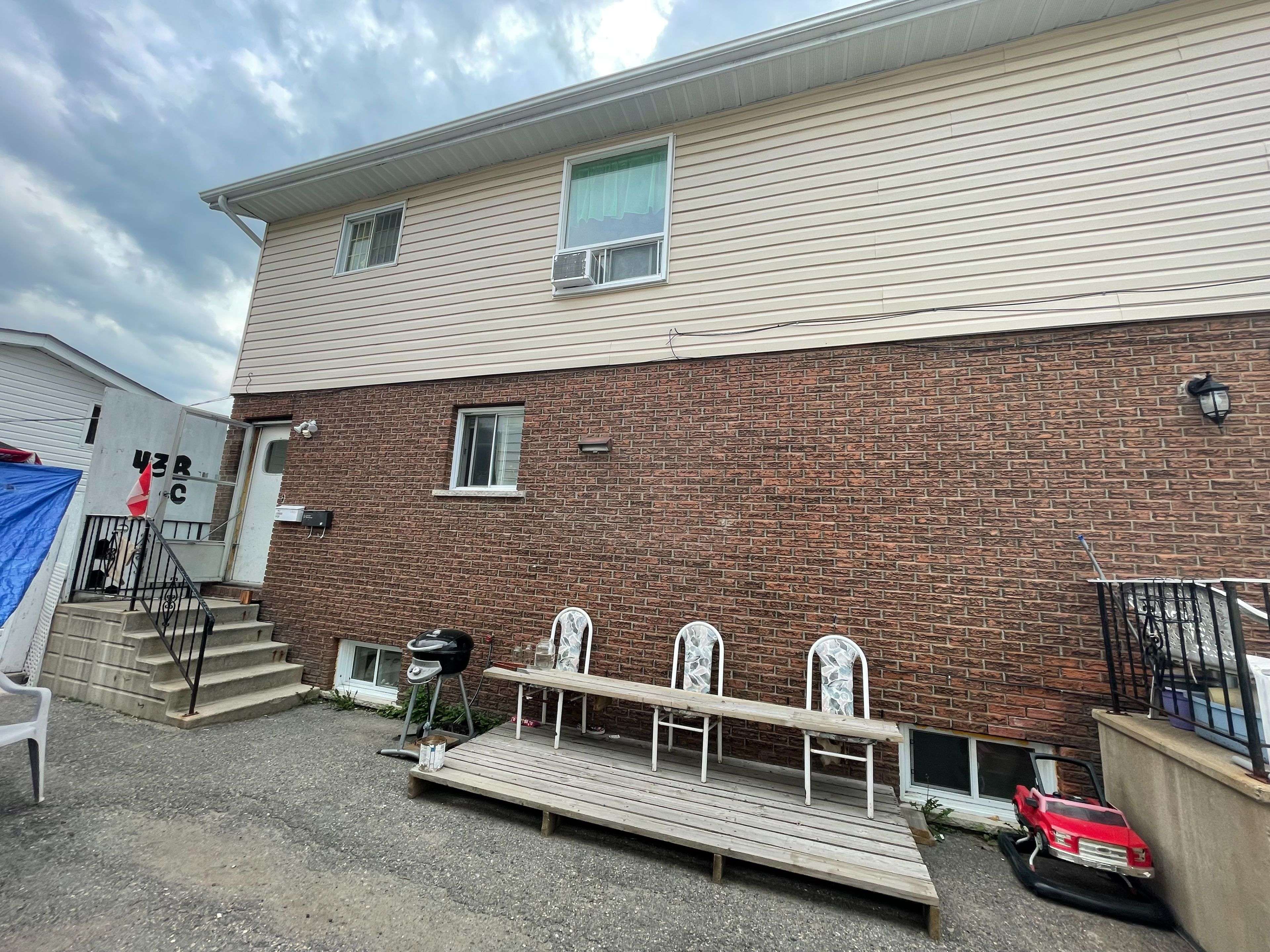Timmins, ON P4N 3C4,41 - 43 Way AVE