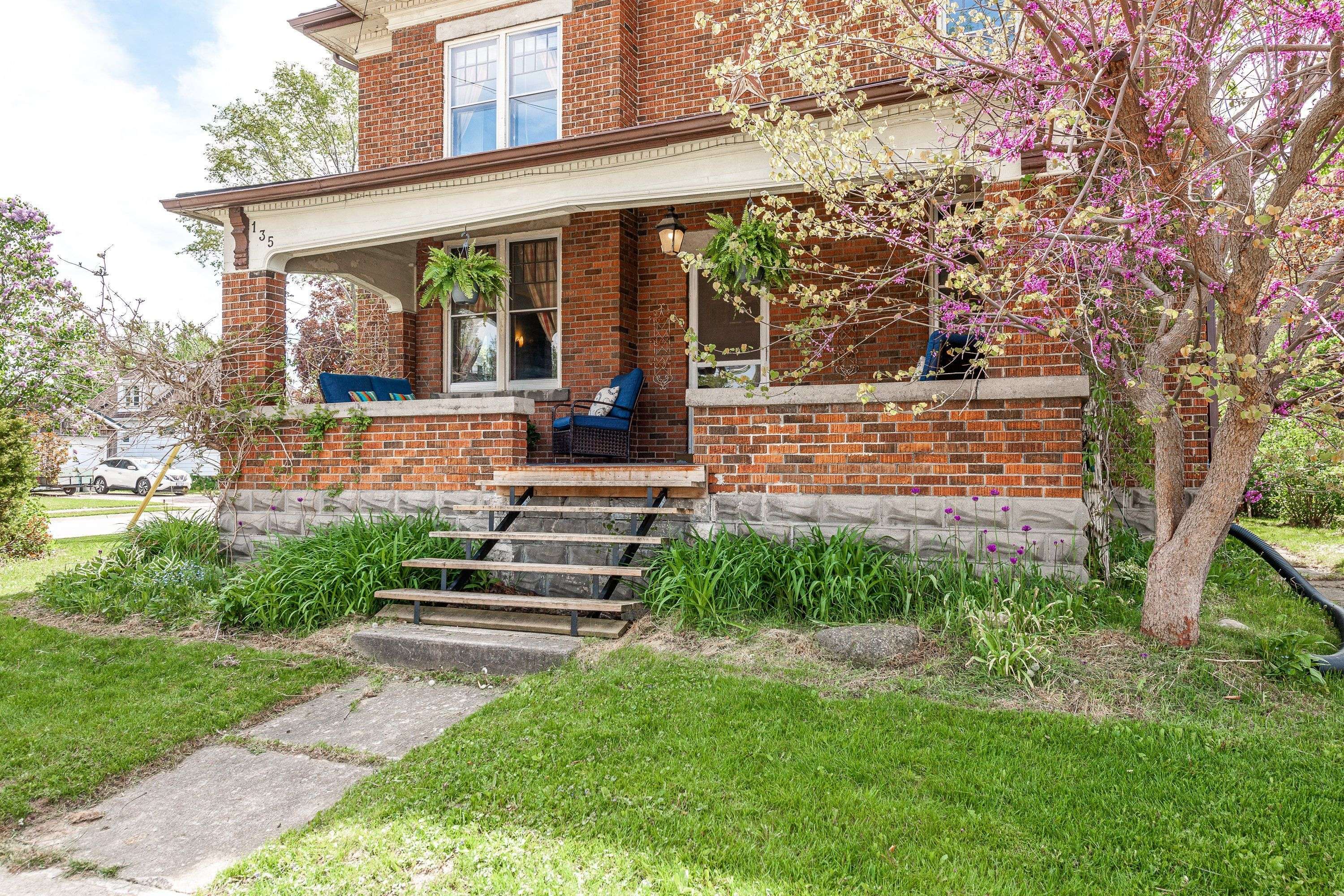 West Perth, ON N0K 1N0,135 St. David ST N