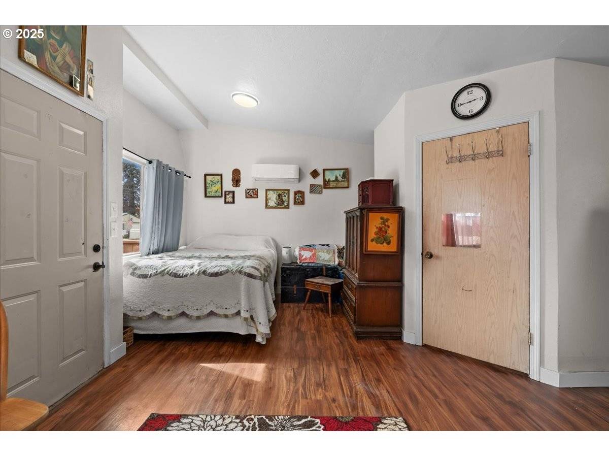Sheridan, OR 97378,309 SW MONROE ST