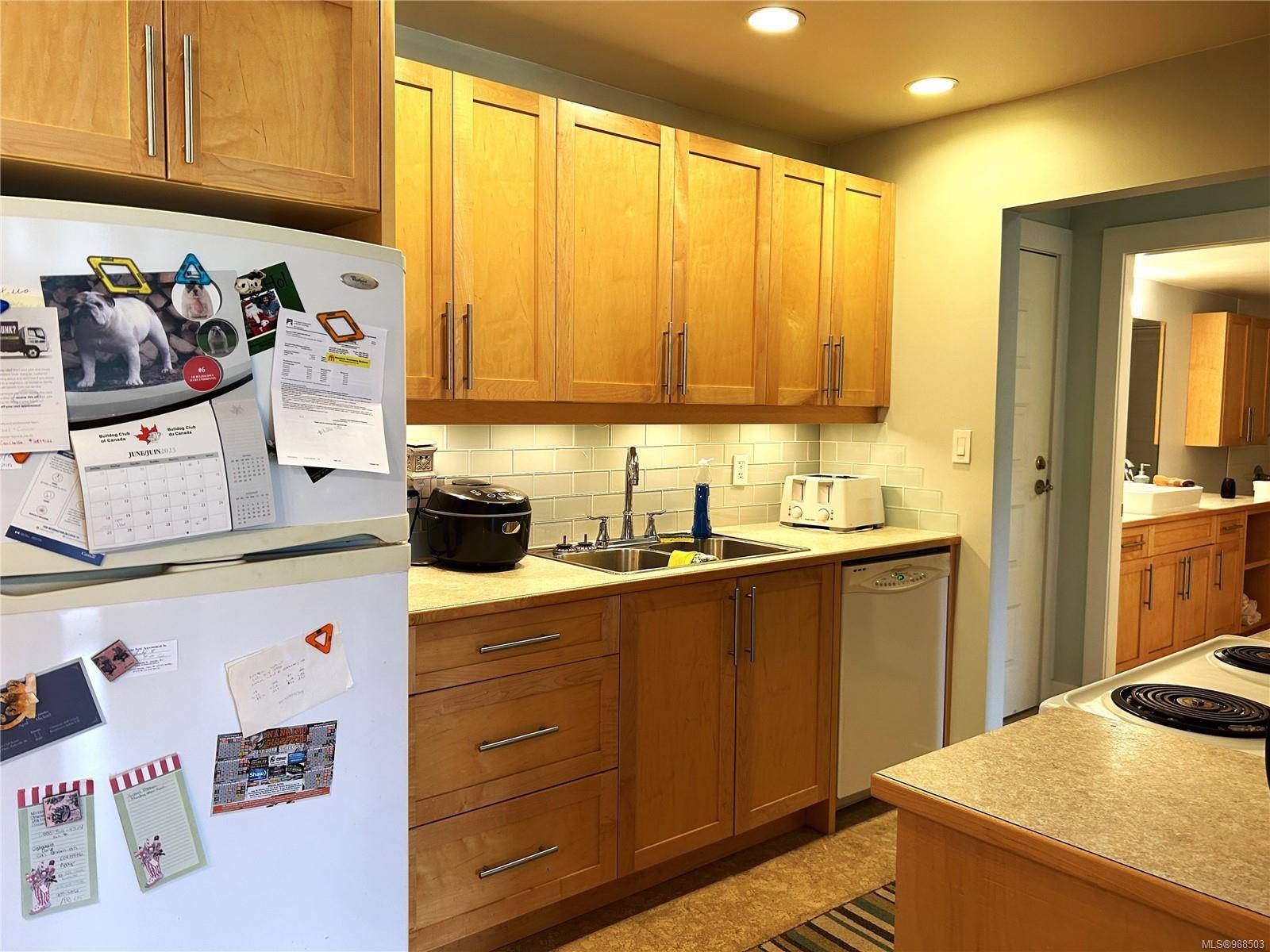 Nanaimo, BC V9S 3P4,2815 Departure Bay Rd #319