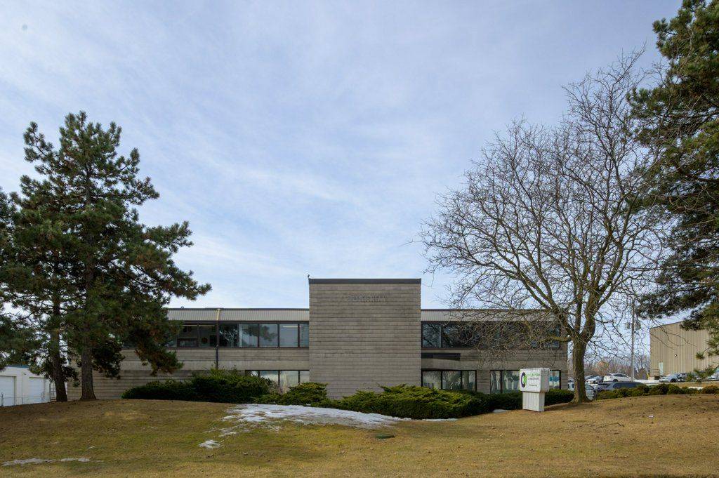 Burlington, ON L7L 5K7,916 Gateway DR #Main Floor