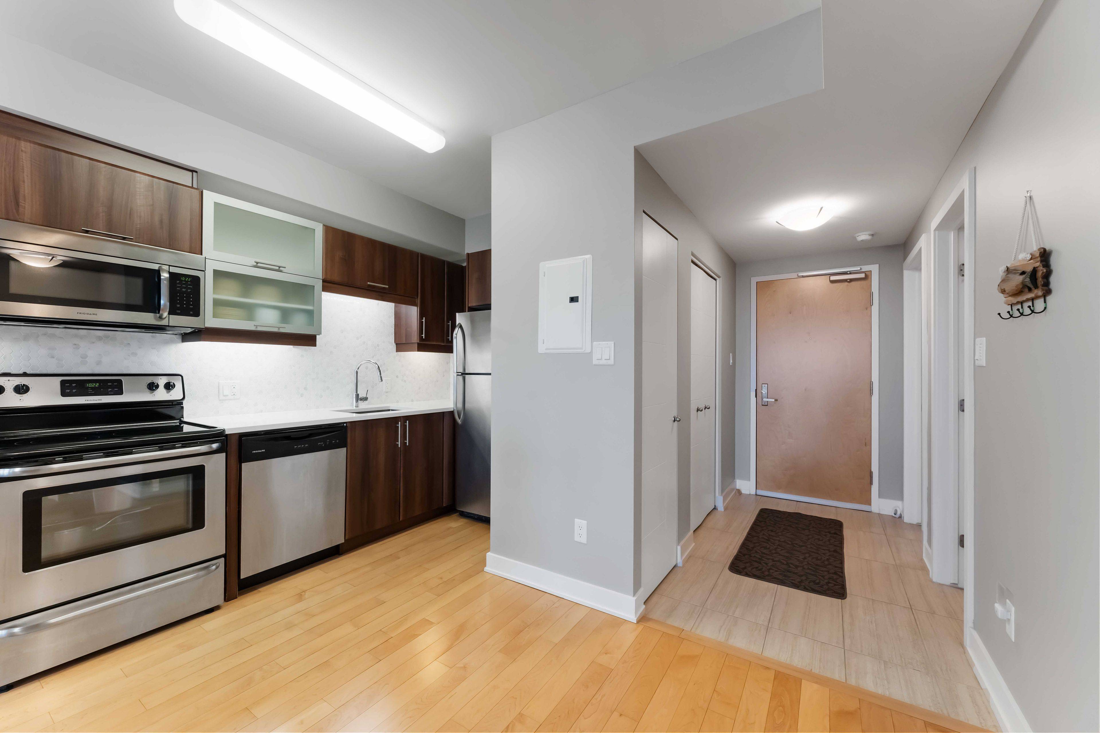 Ottawa Centre, ON K2P 0X5,40 Nepean ST #1607