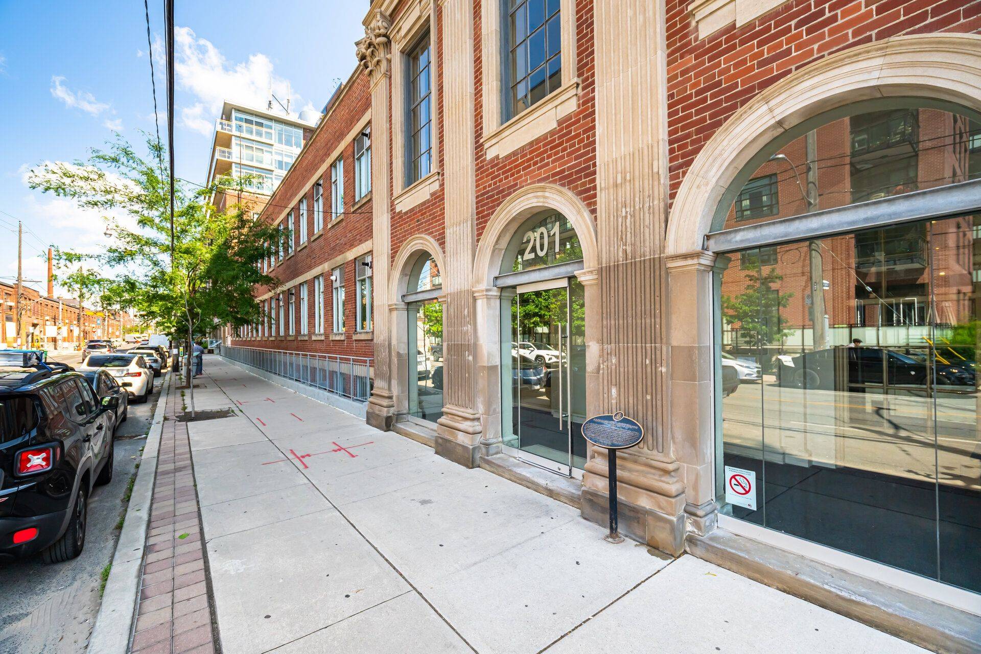 Toronto E01, ON M4M 2S3,201 Carlaw AVE #610